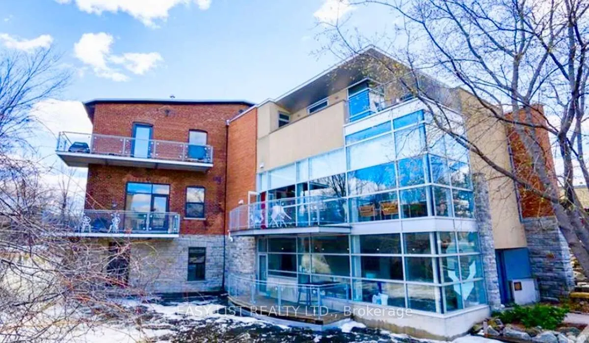 83 Little Bridge Street, #112