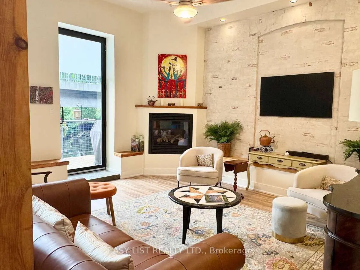 83 Little Bridge Street, #112