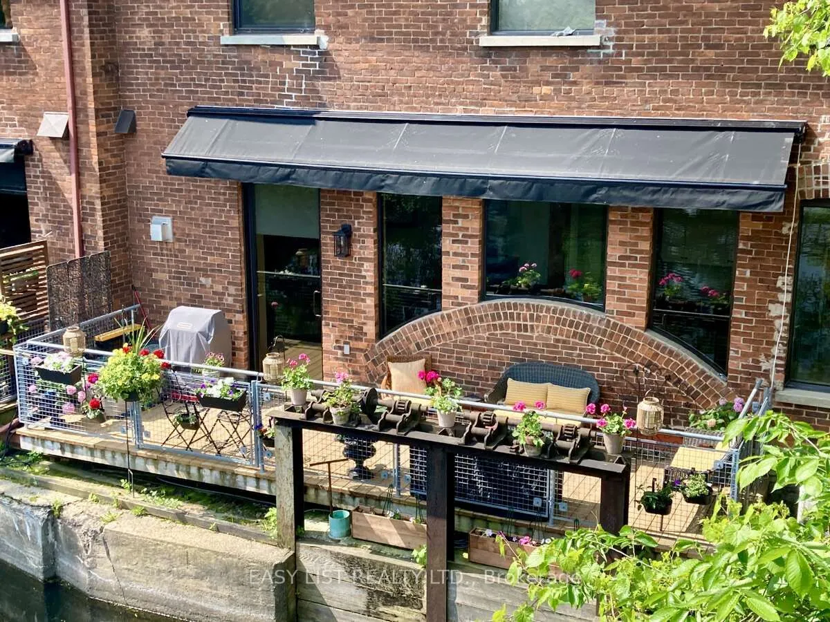 83 Little Bridge Street, #112