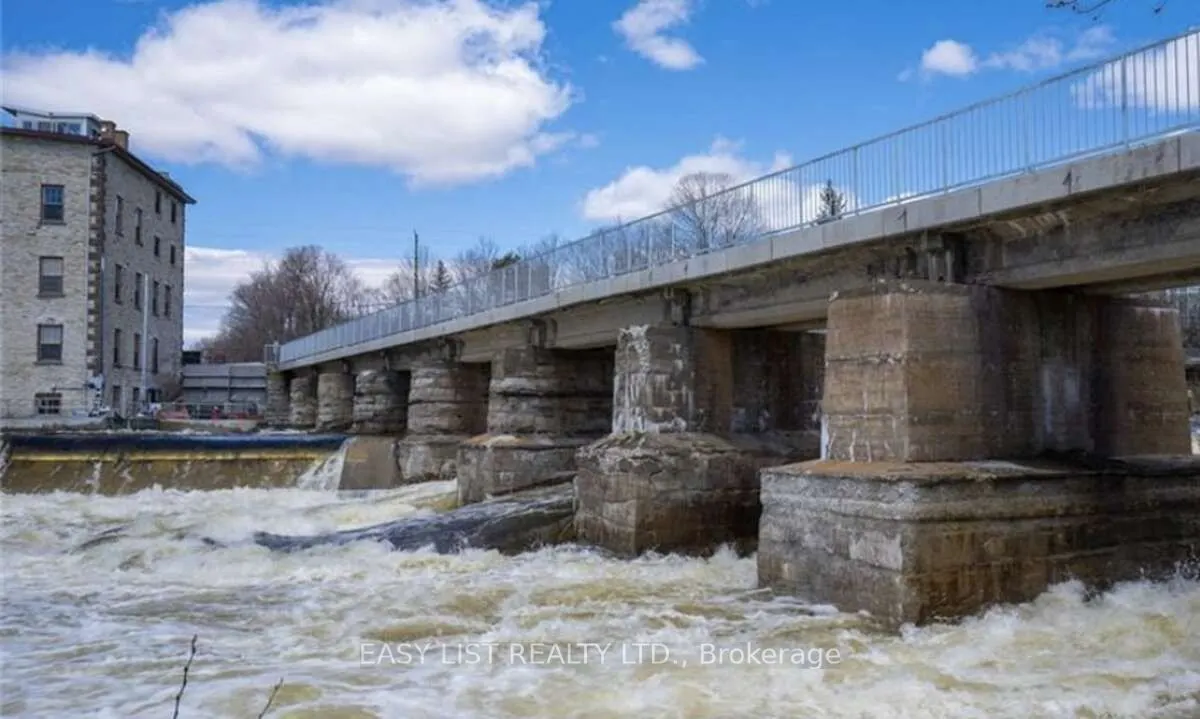 83 Little Bridge Street, #112