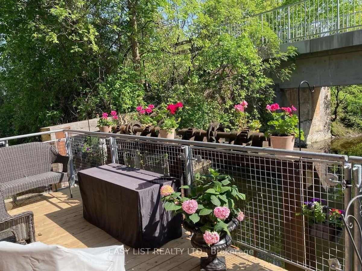 83 Little Bridge Street, #112