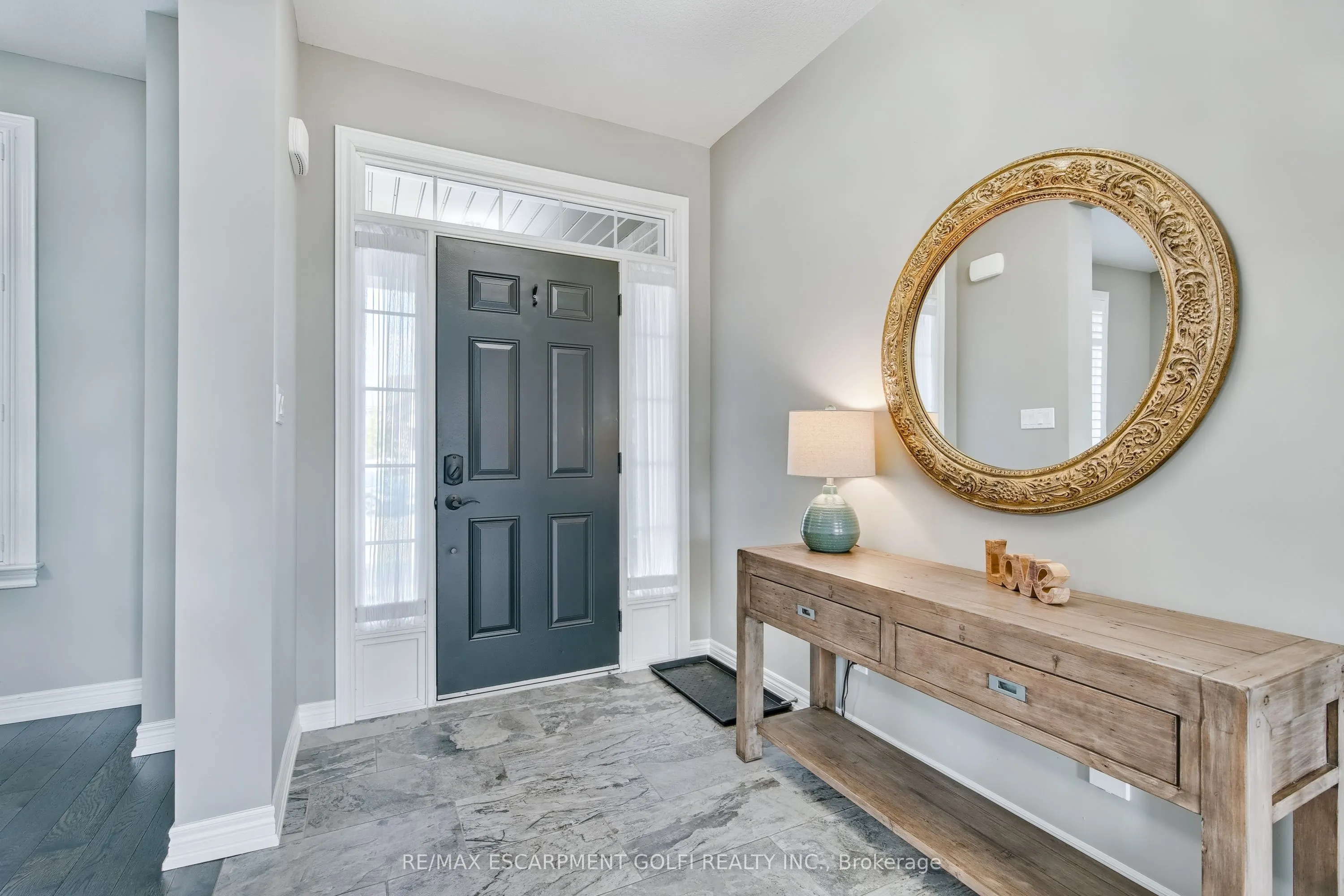 87 ANASTASIA Boulevard