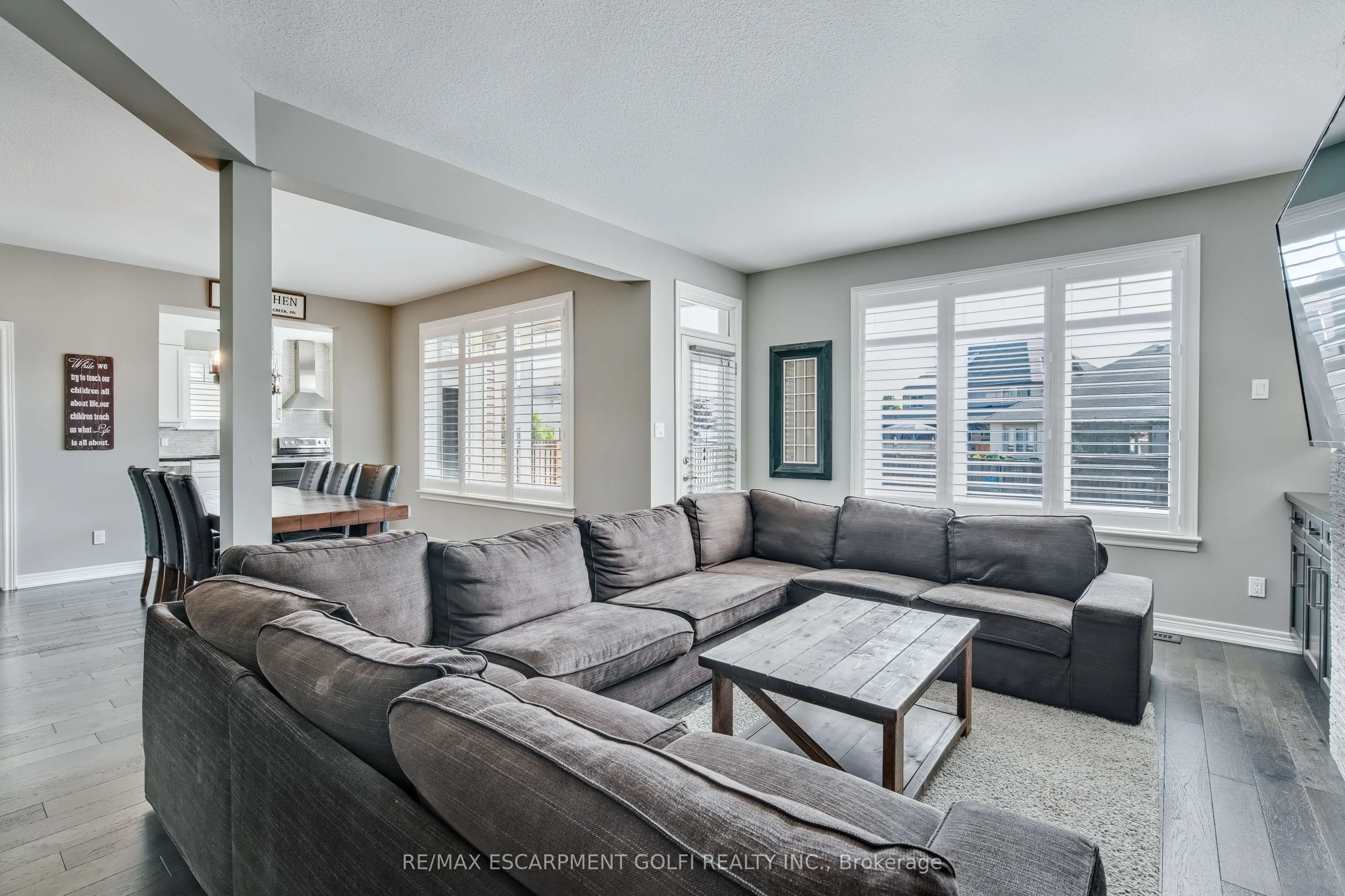 87 ANASTASIA Boulevard