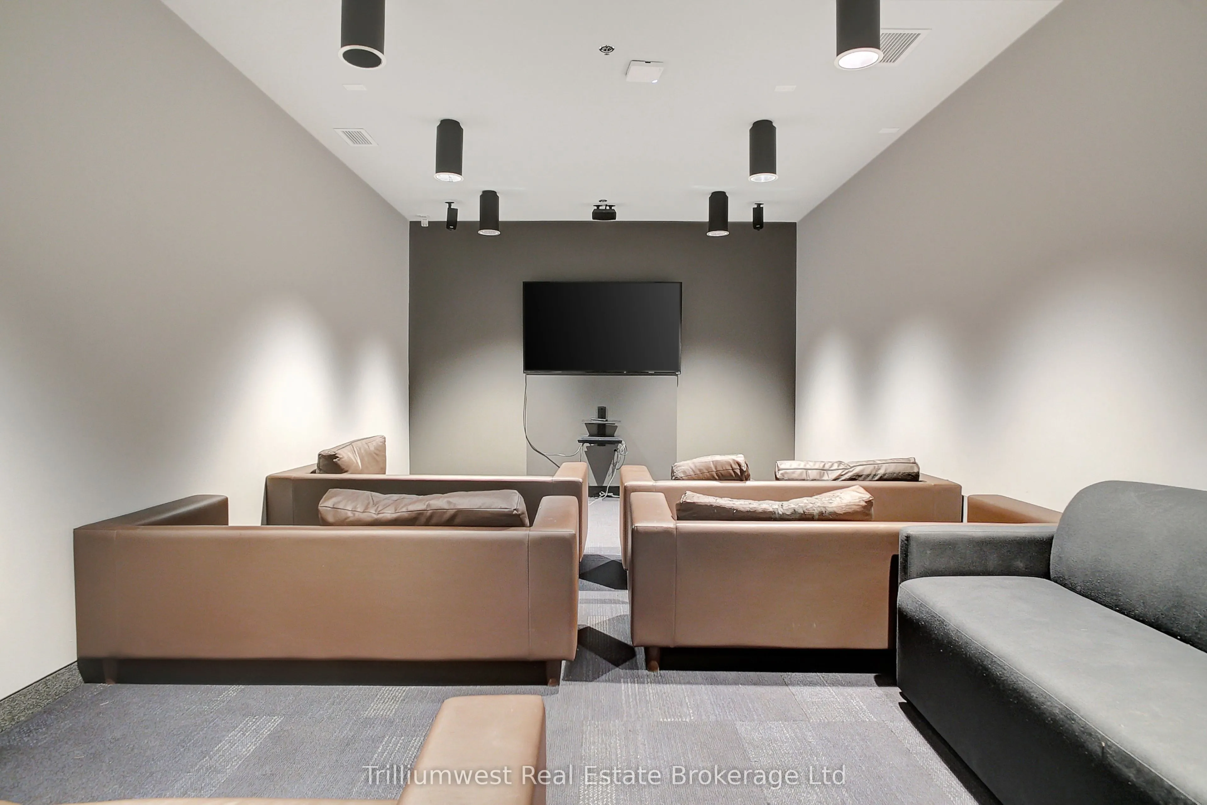 318 Spruce Street, #1501