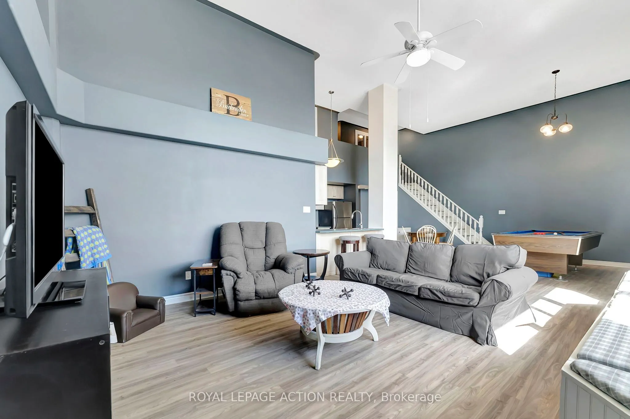 111 Grey Street #212