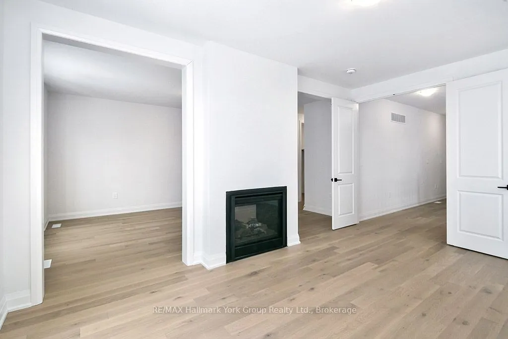 5-11 Bay Street E #1