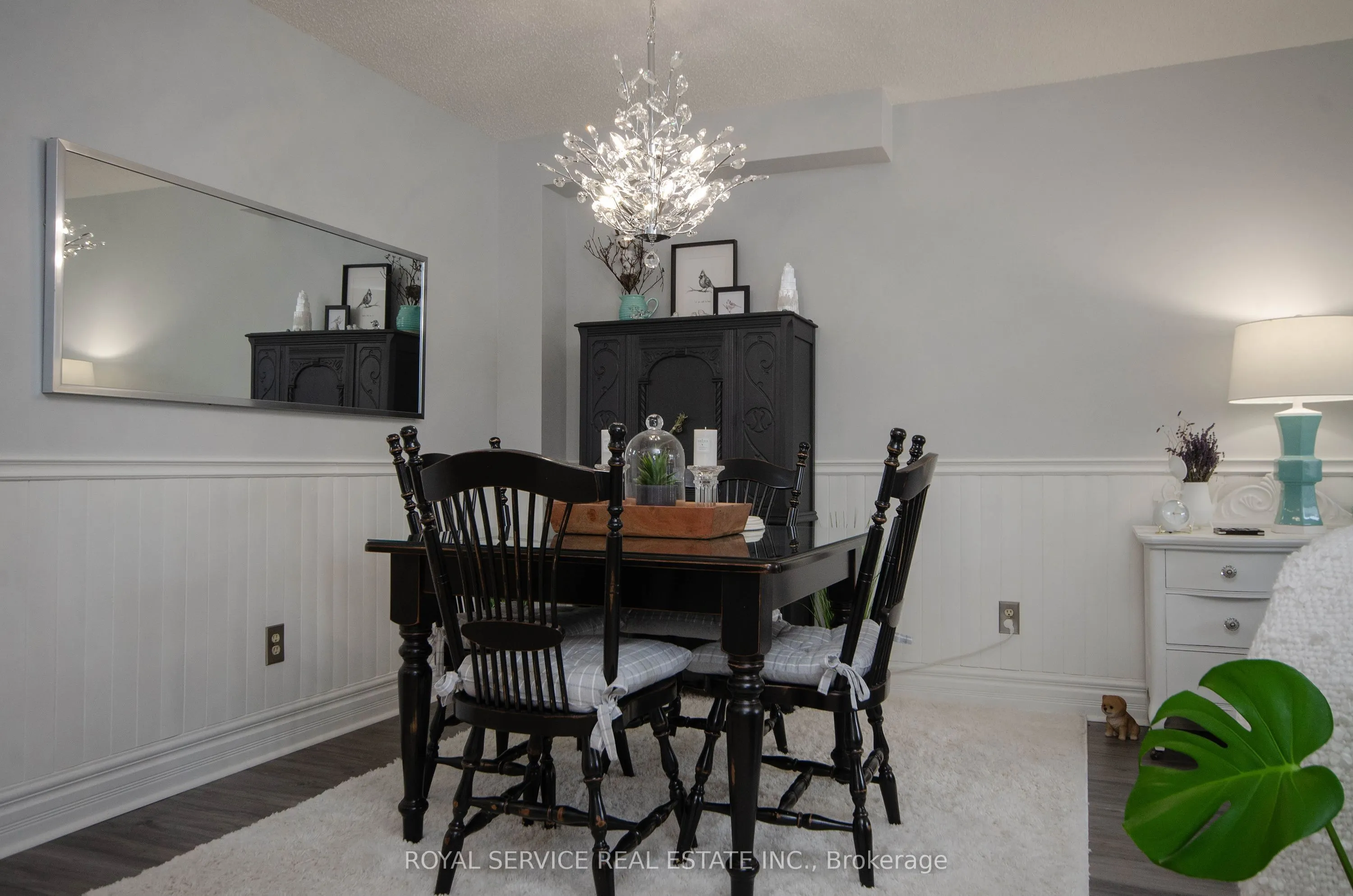 16 Burnham Boulevard