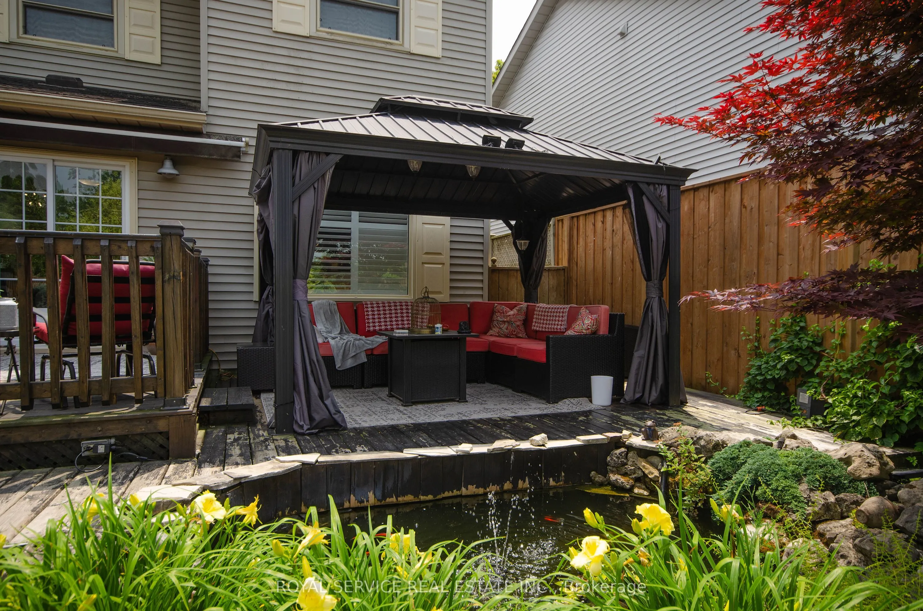 16 Burnham Boulevard