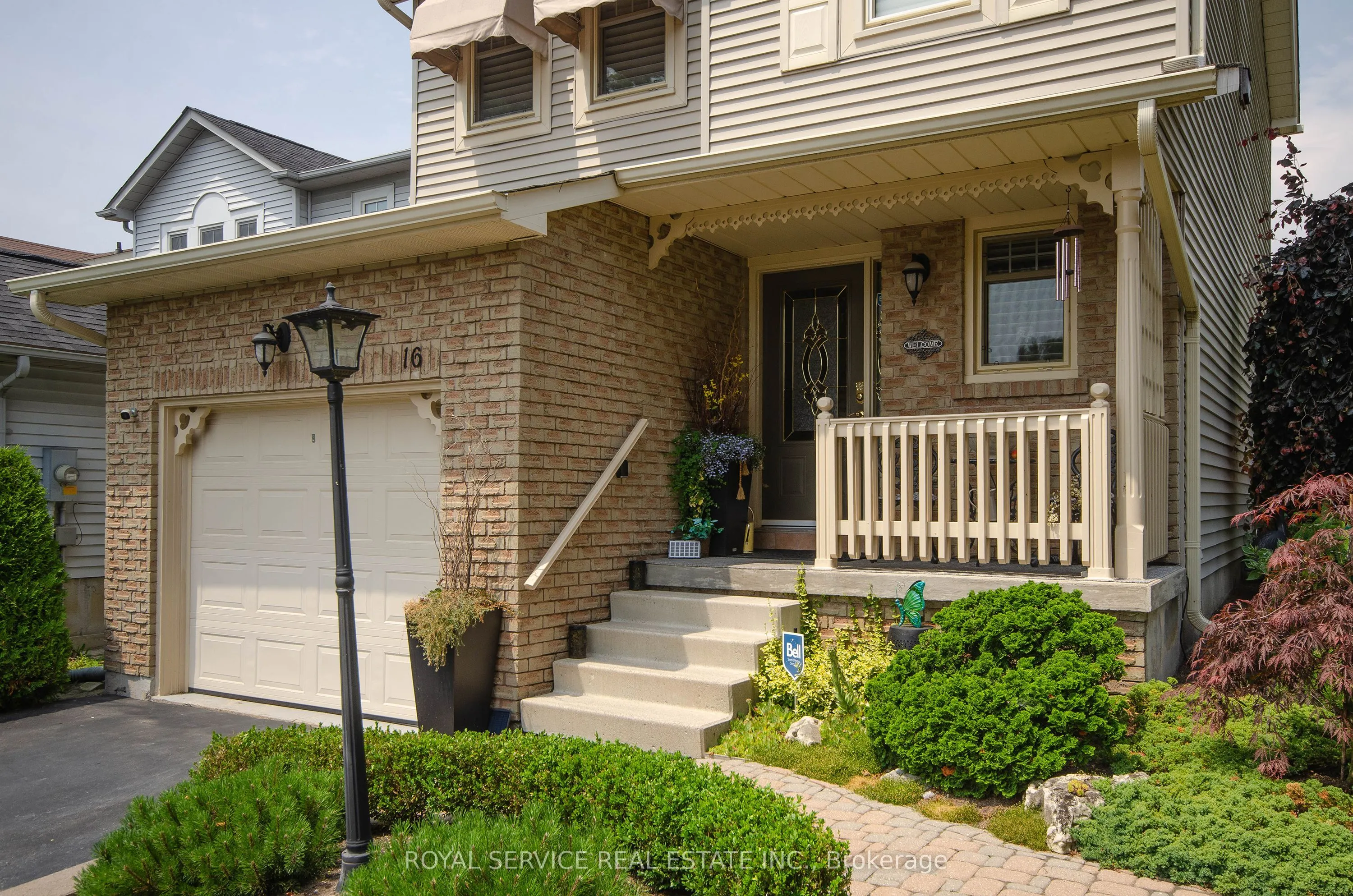 16 Burnham Boulevard