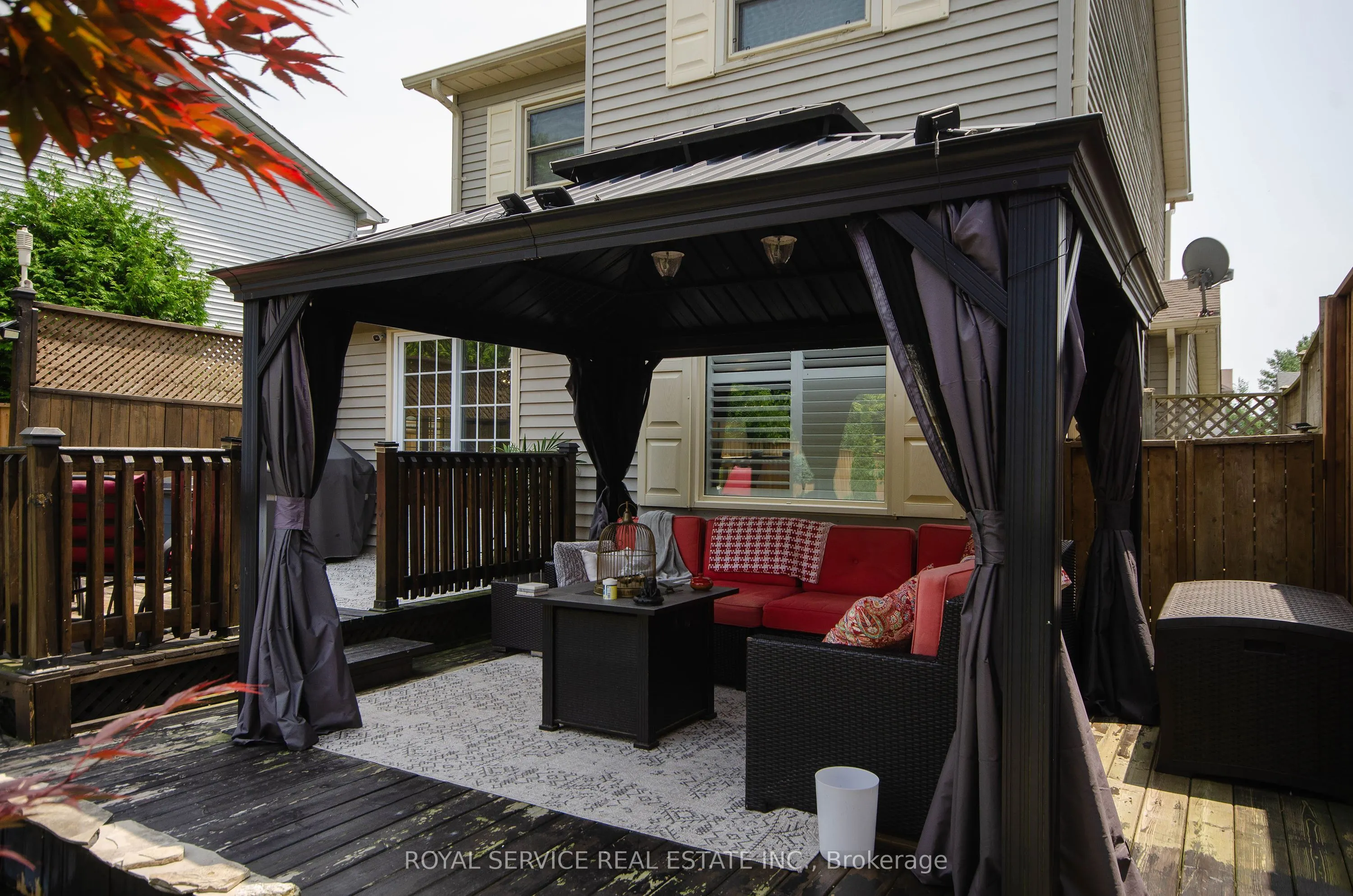 16 Burnham Boulevard