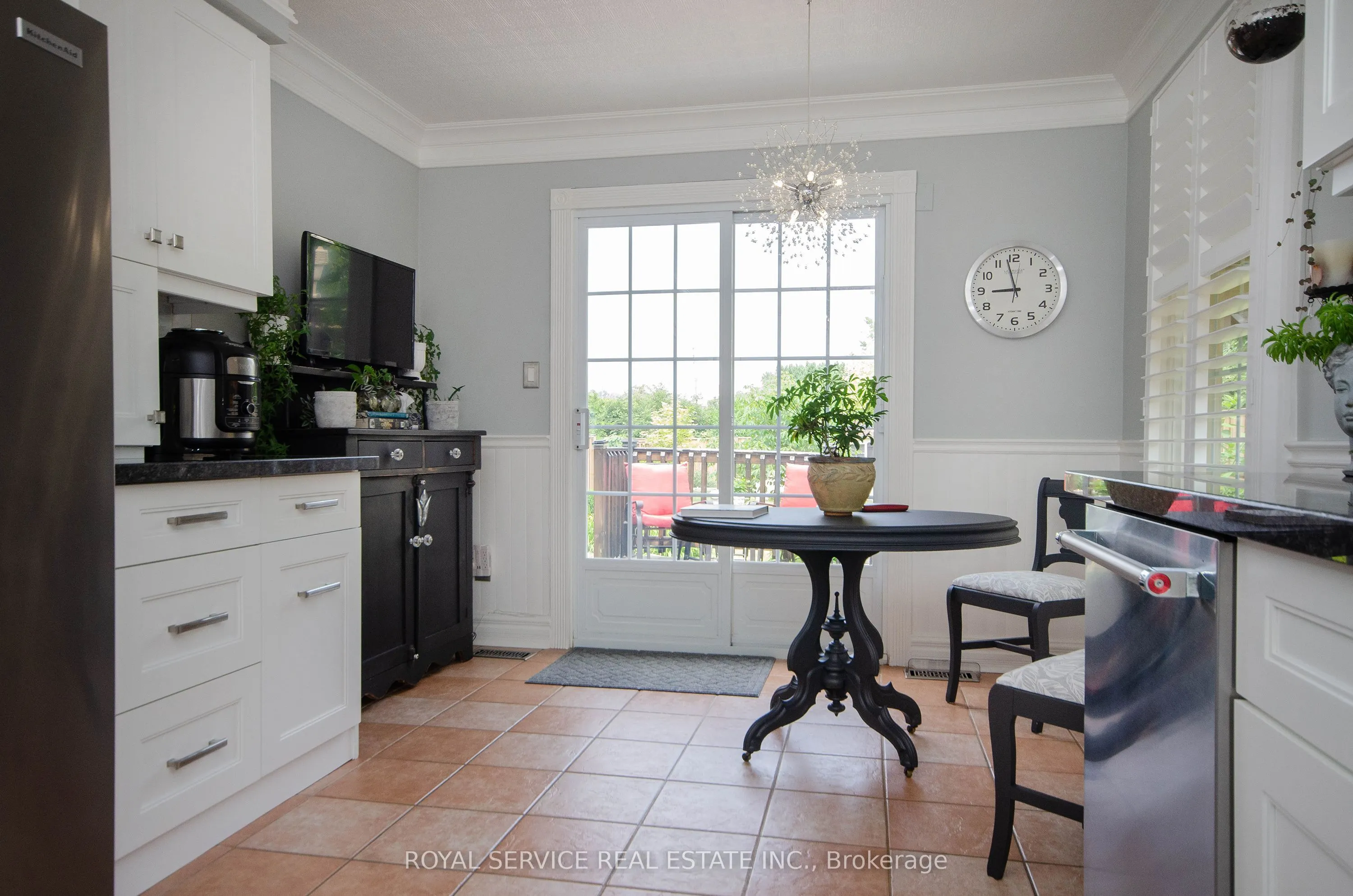 16 Burnham Boulevard