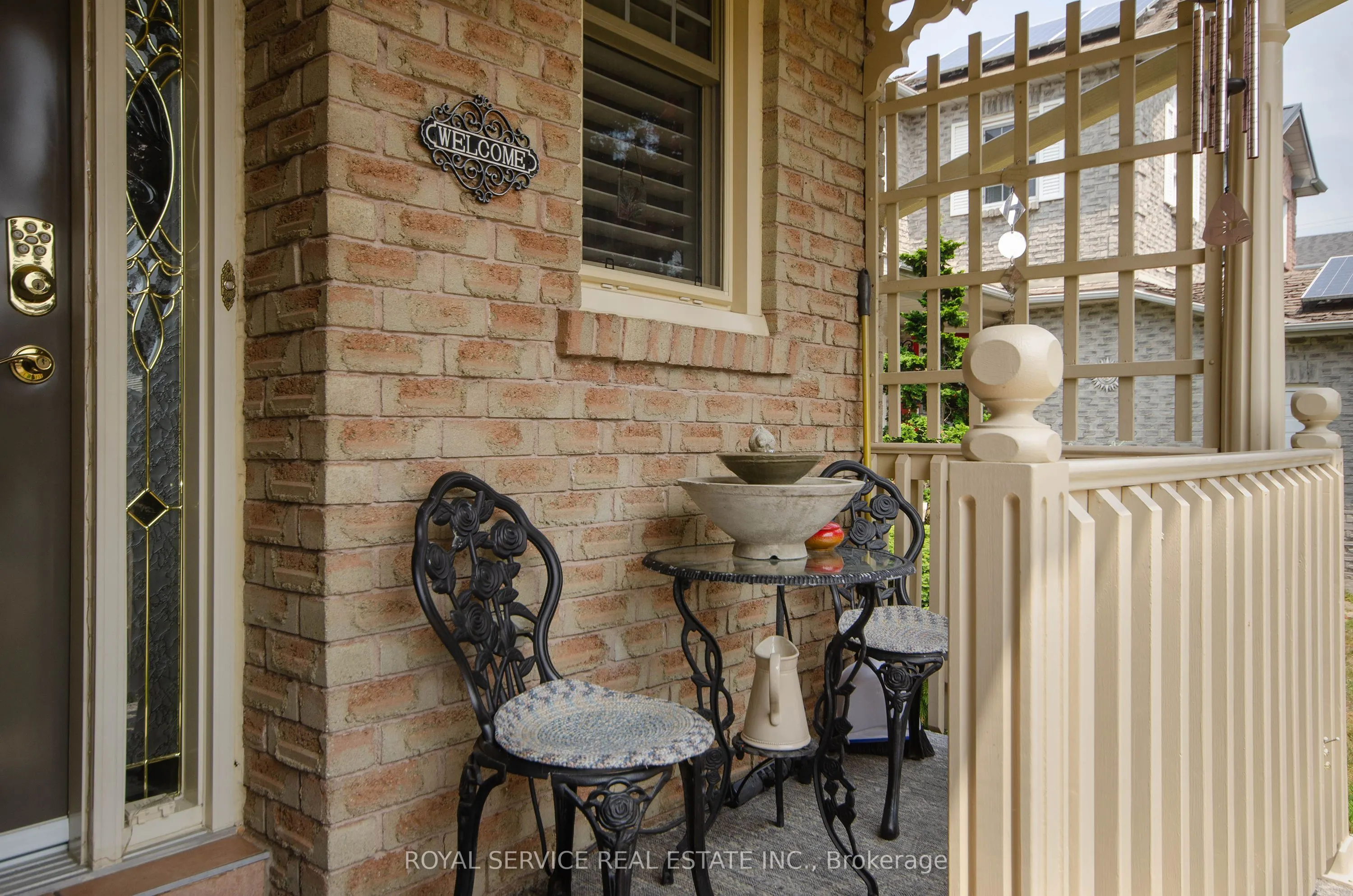 16 Burnham Boulevard