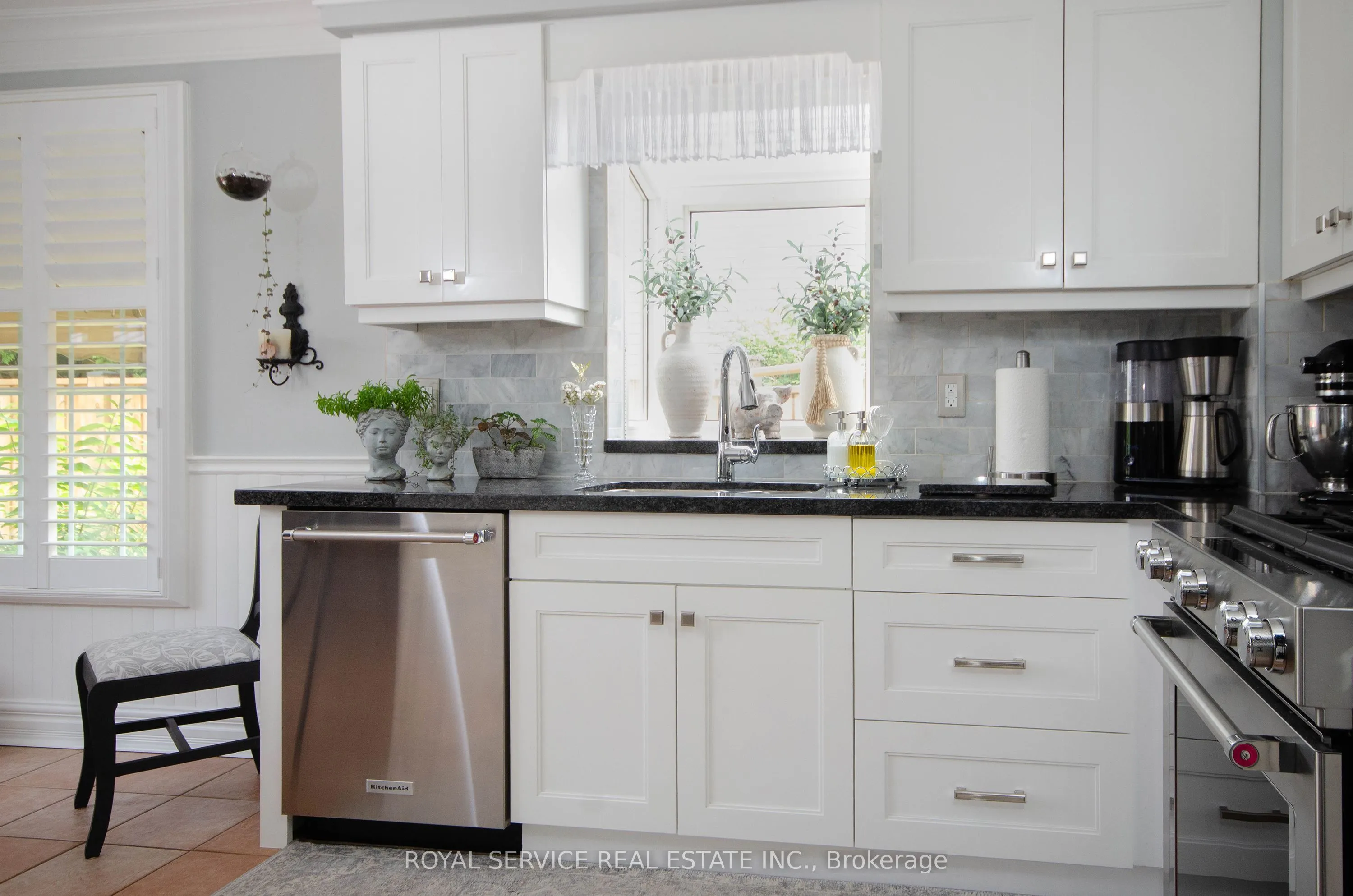 16 Burnham Boulevard