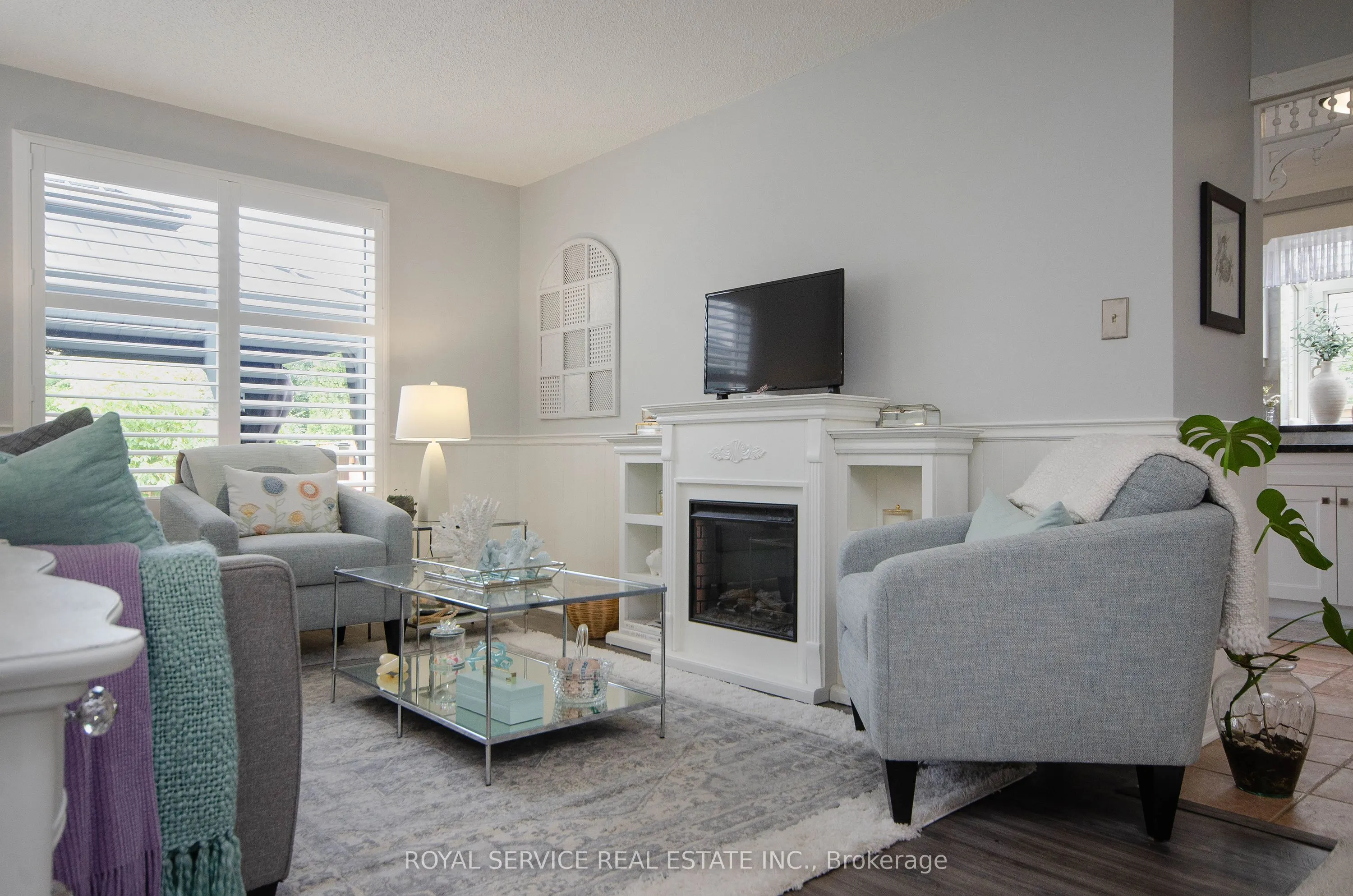 16 Burnham Boulevard