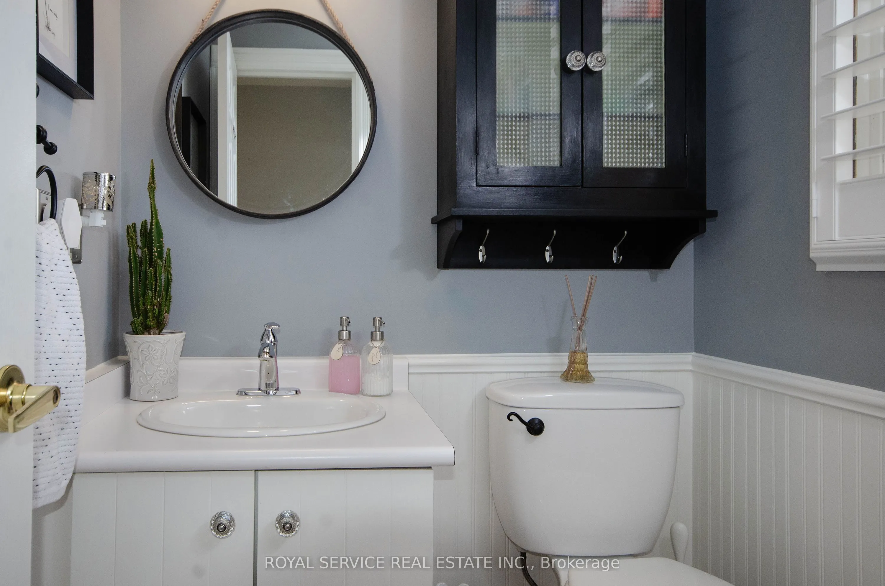 16 Burnham Boulevard