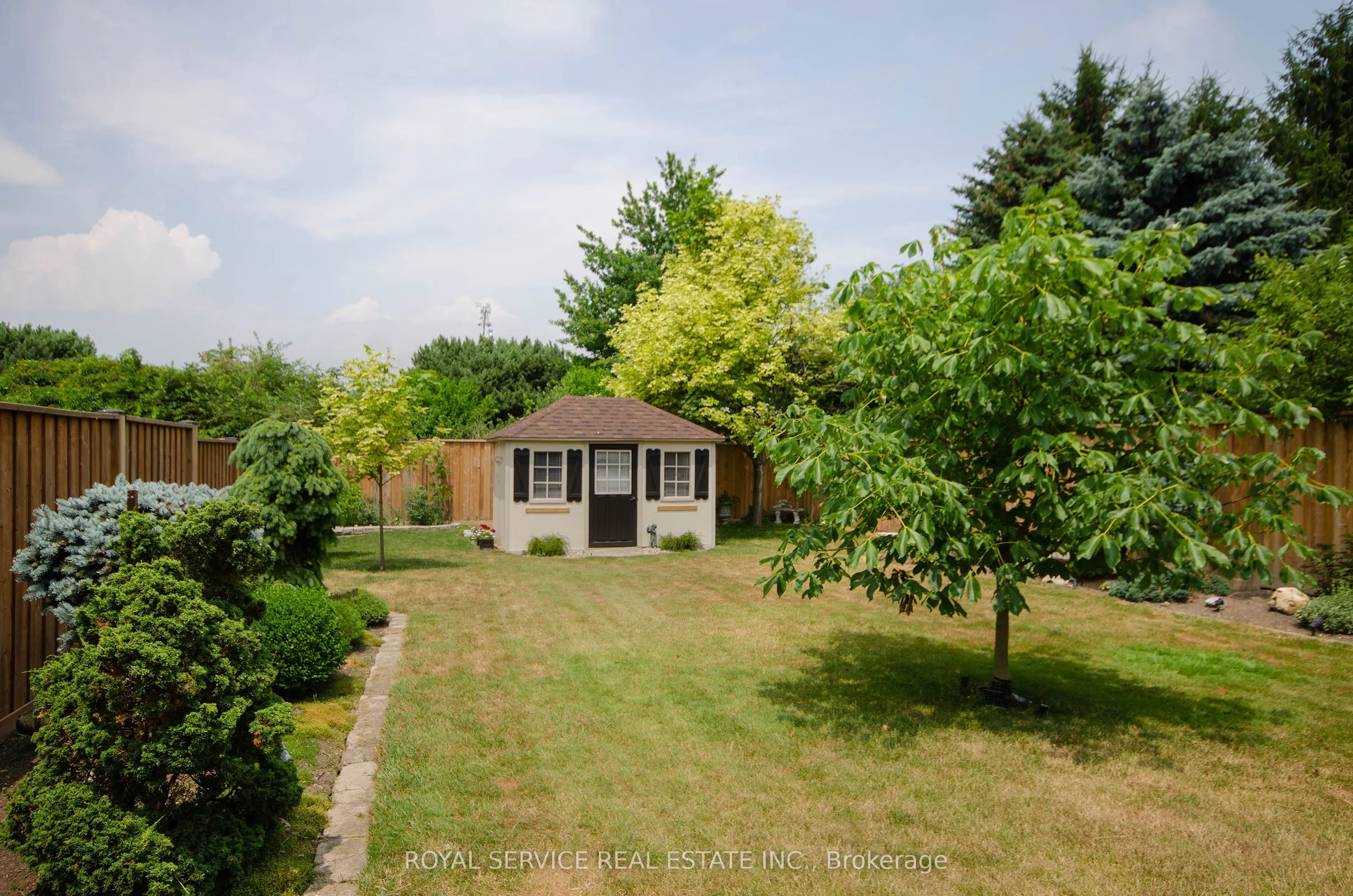 16 Burnham Boulevard