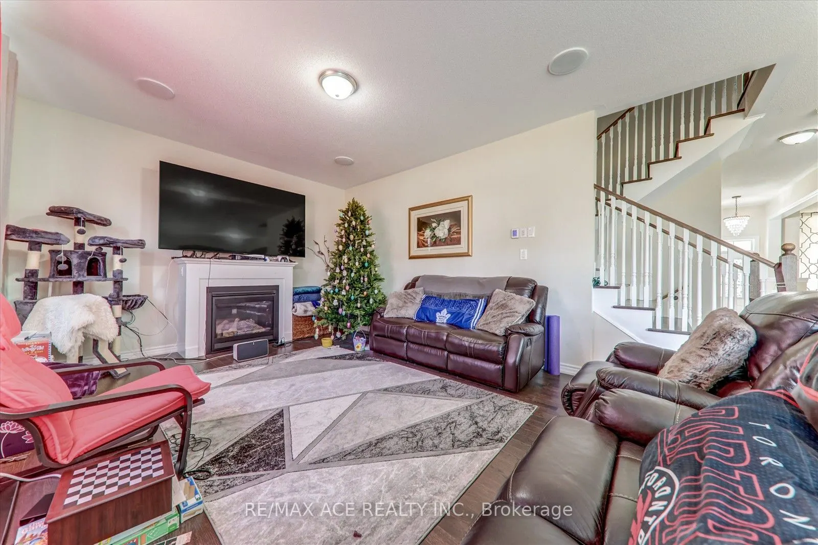 153 Highlands Boulevard