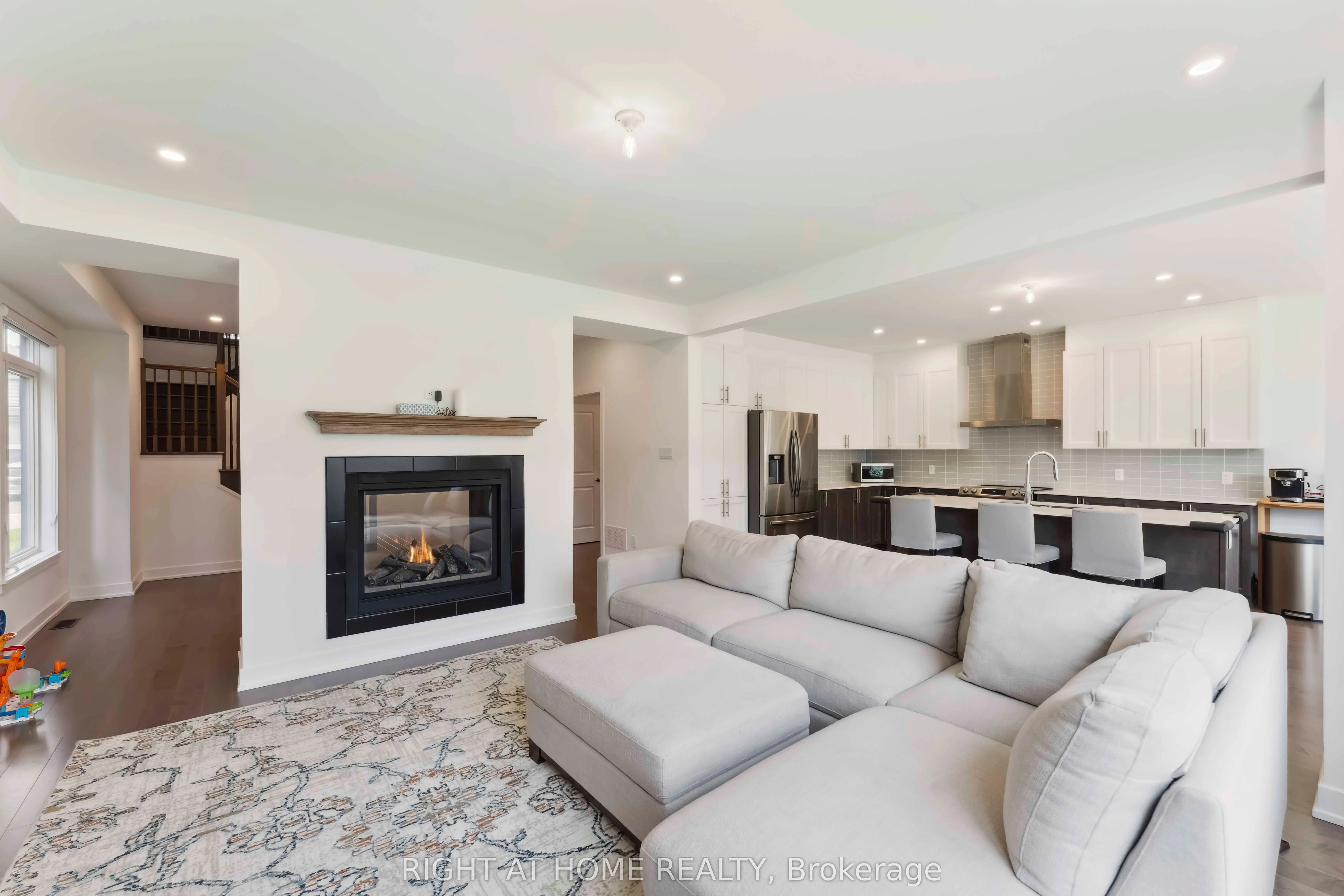 848 Beckton Heights S