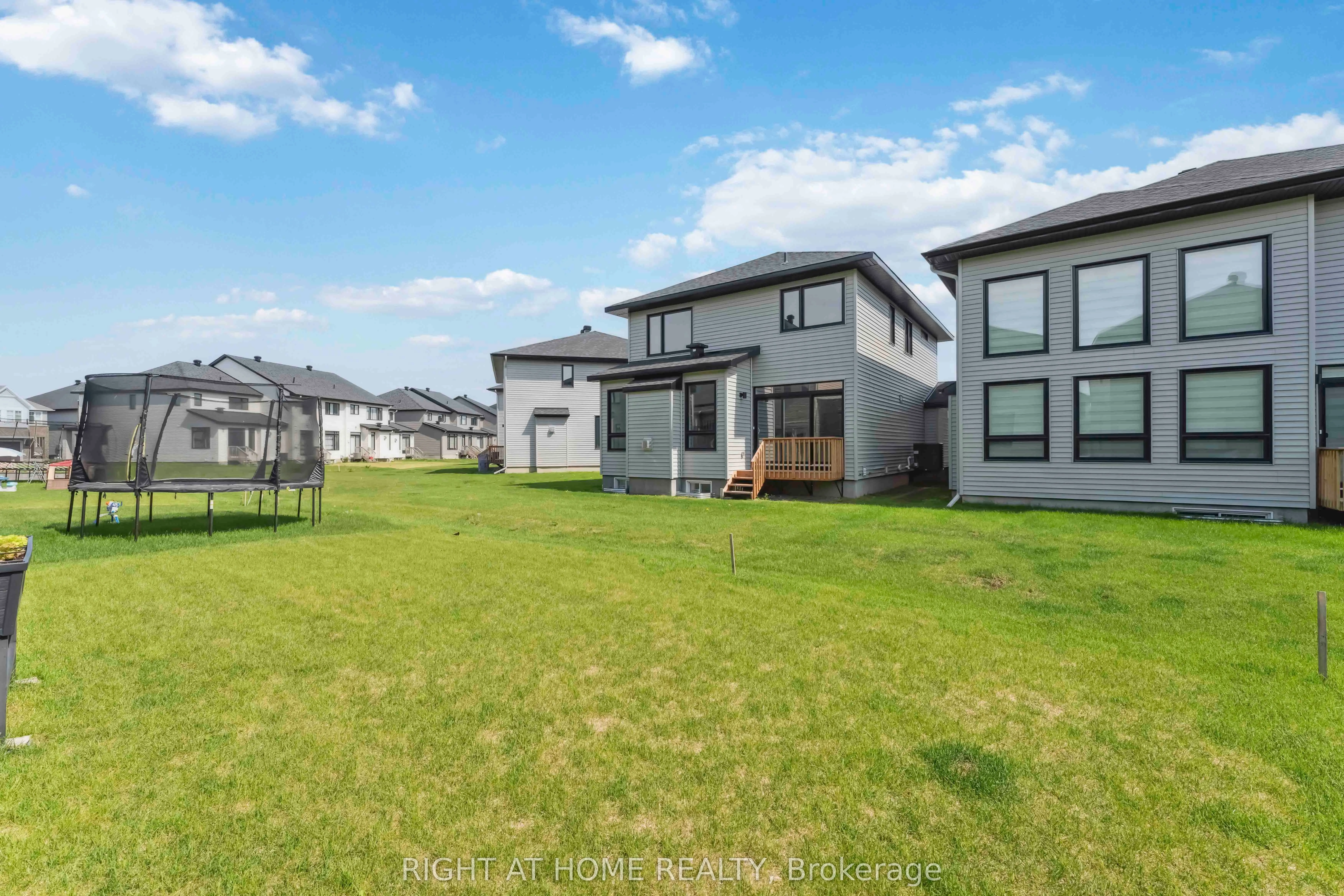 848 Beckton Heights S