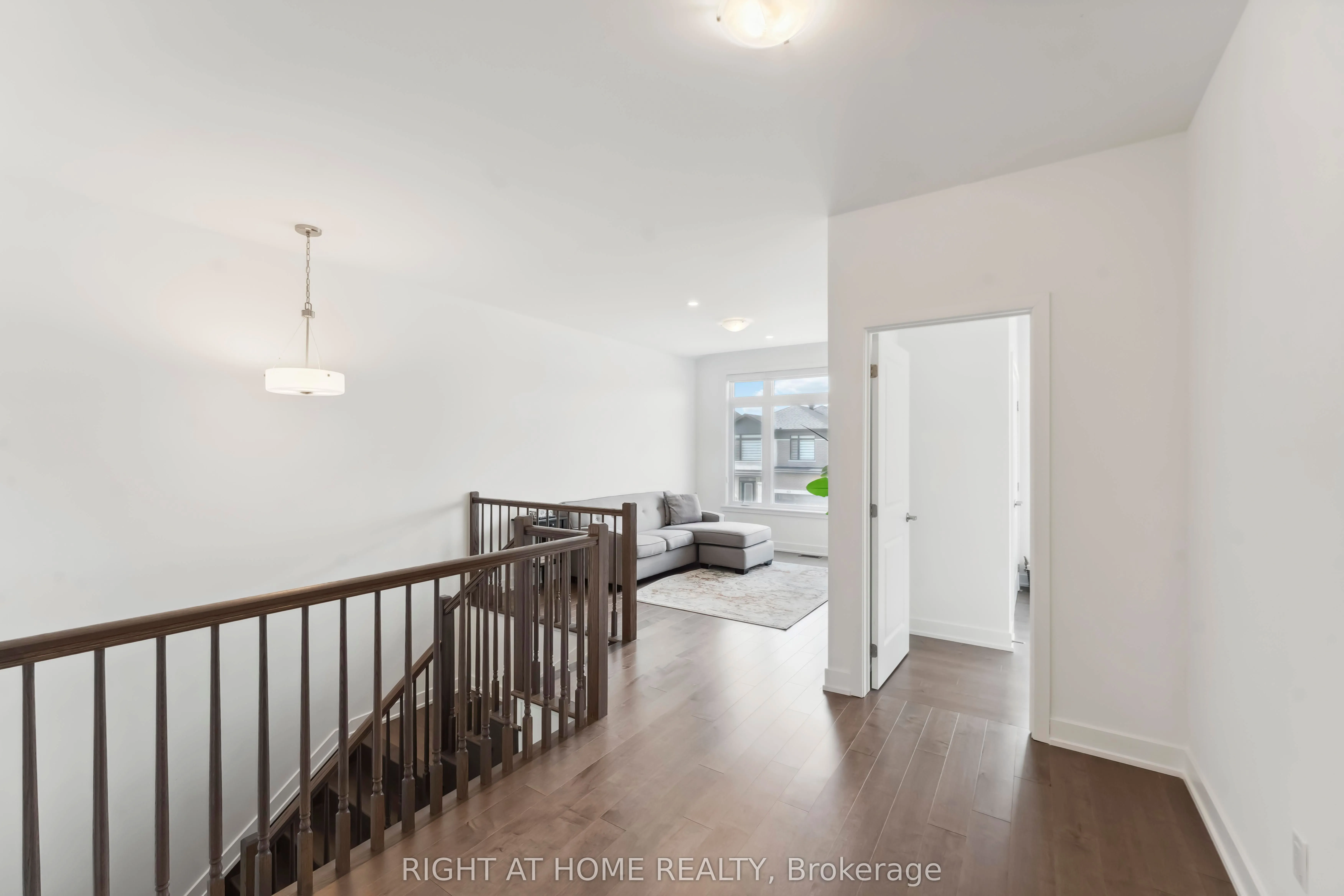 848 Beckton Heights S