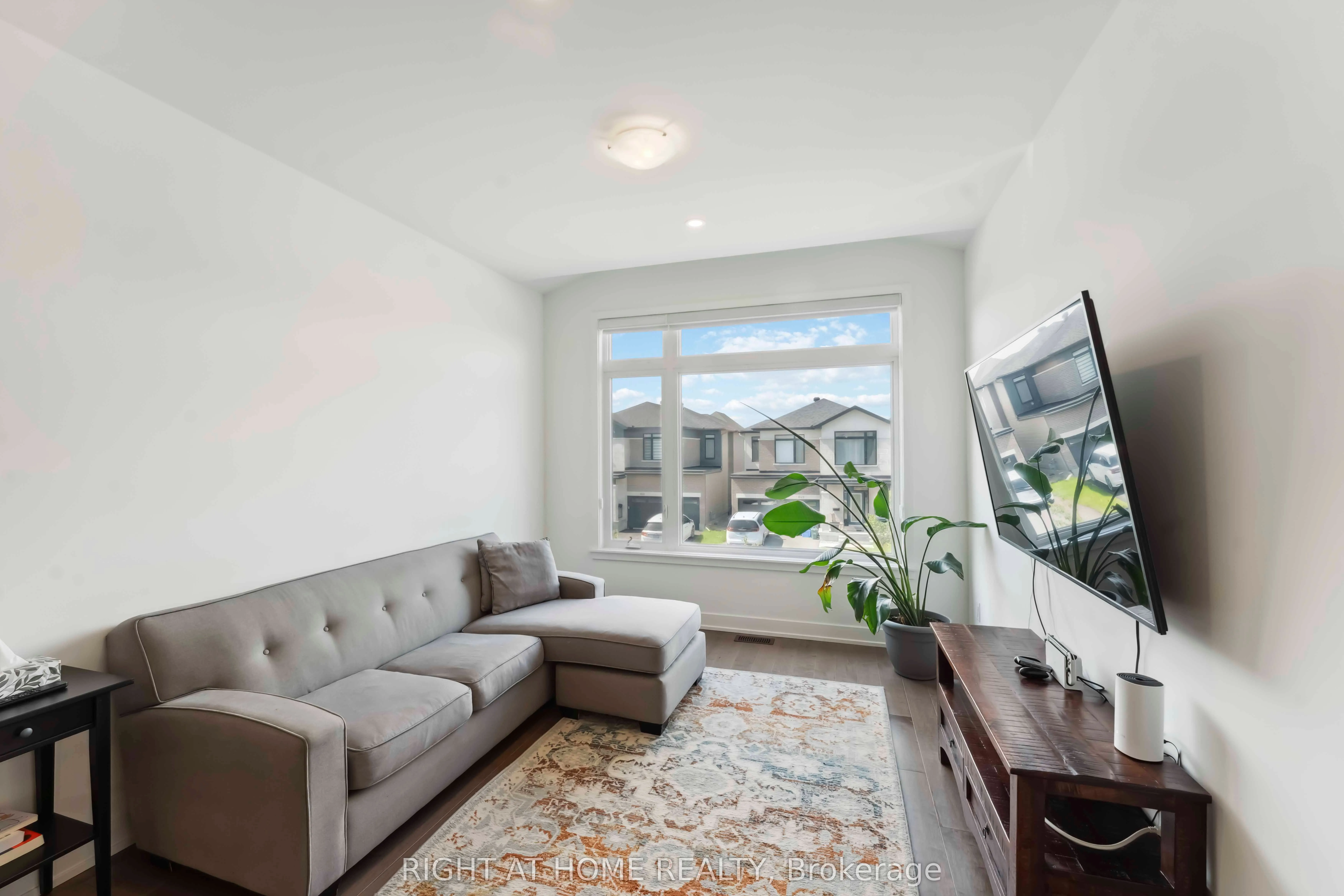 848 Beckton Heights S