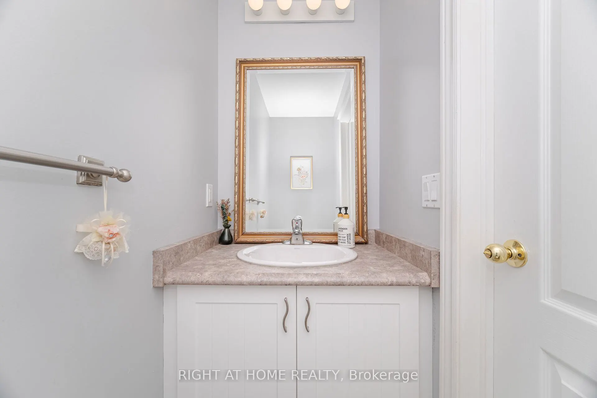 1085 Harrogate Drive, #35