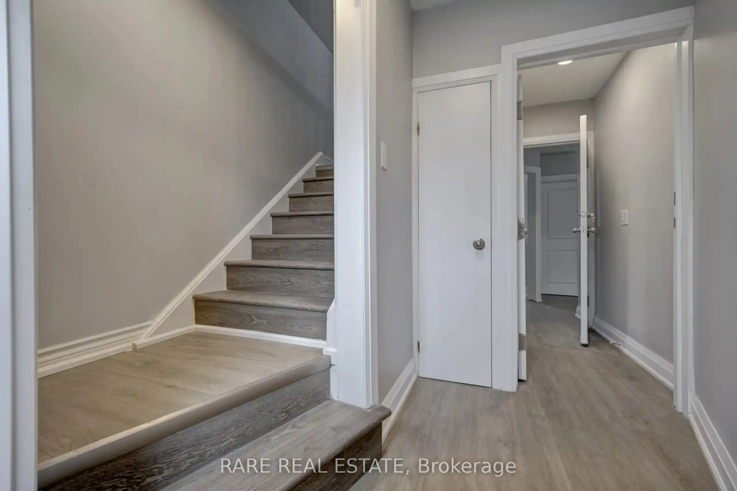 26 Fairleigh Avenue N