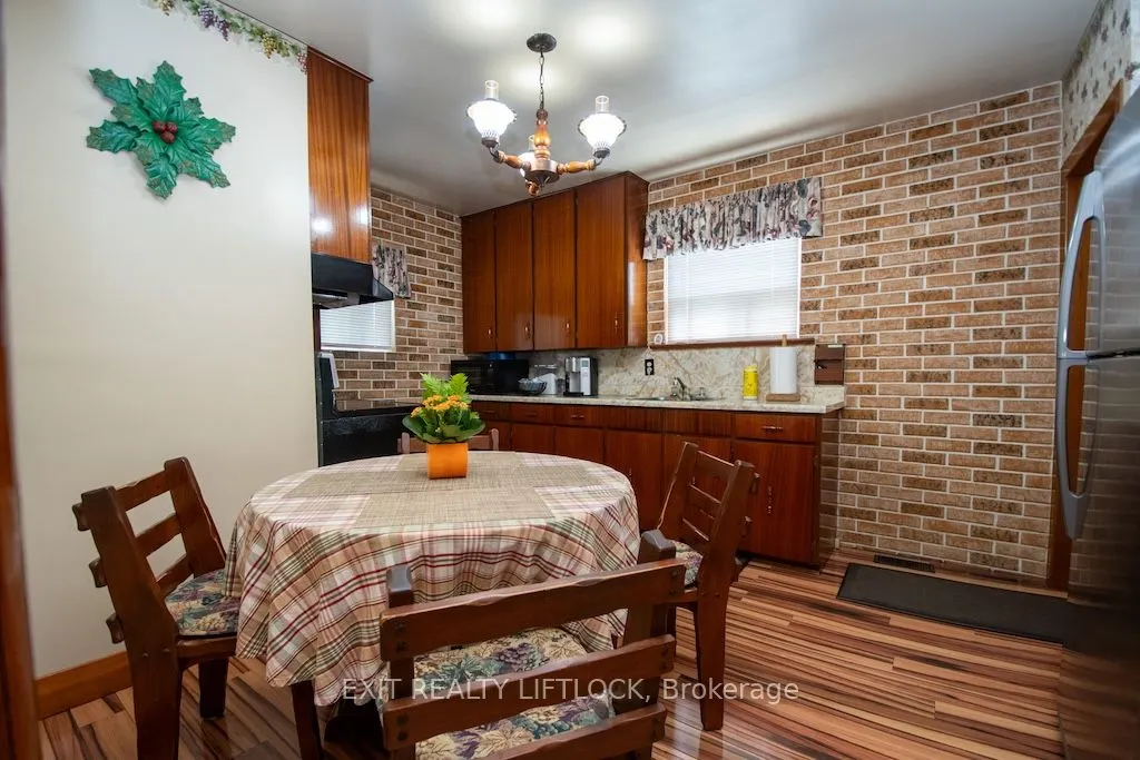 2537 Bensfort Road