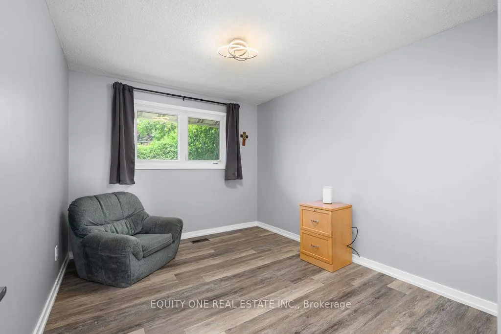 1041 Wiseman Crescent
