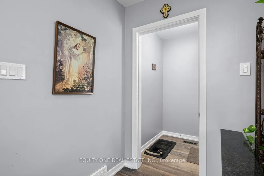 1041 Wiseman Crescent