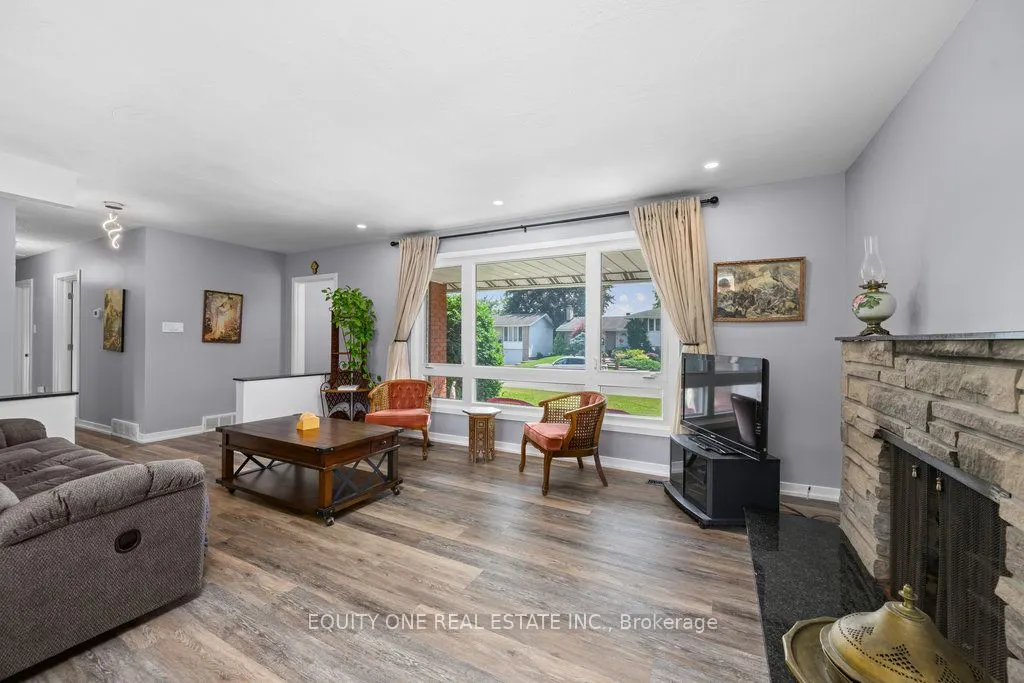 1041 Wiseman Crescent