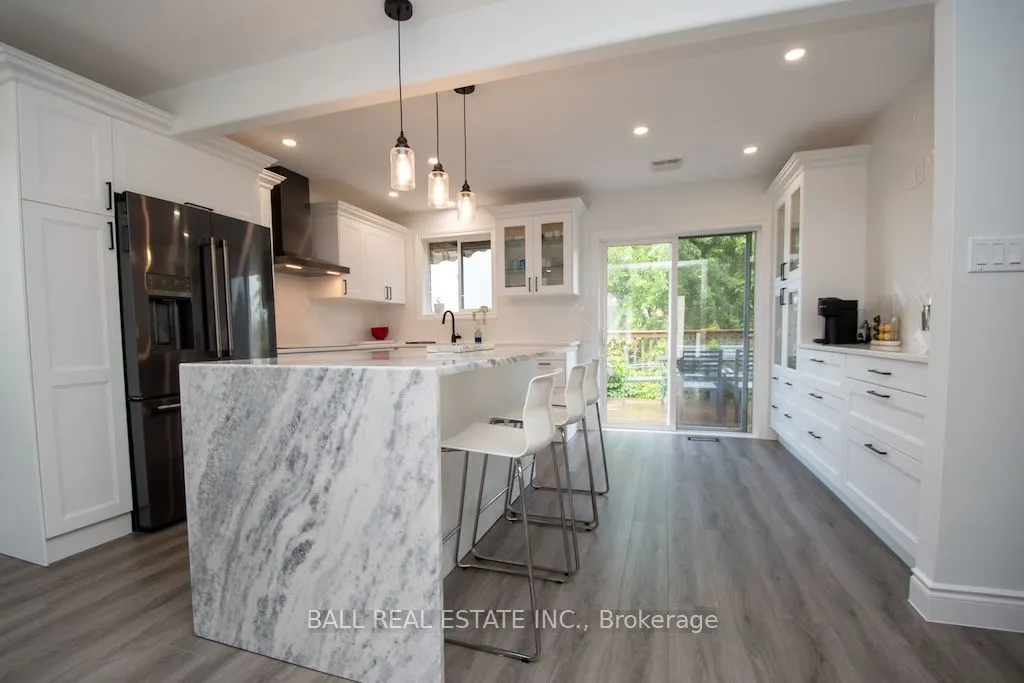 2546 Marsdale Drive