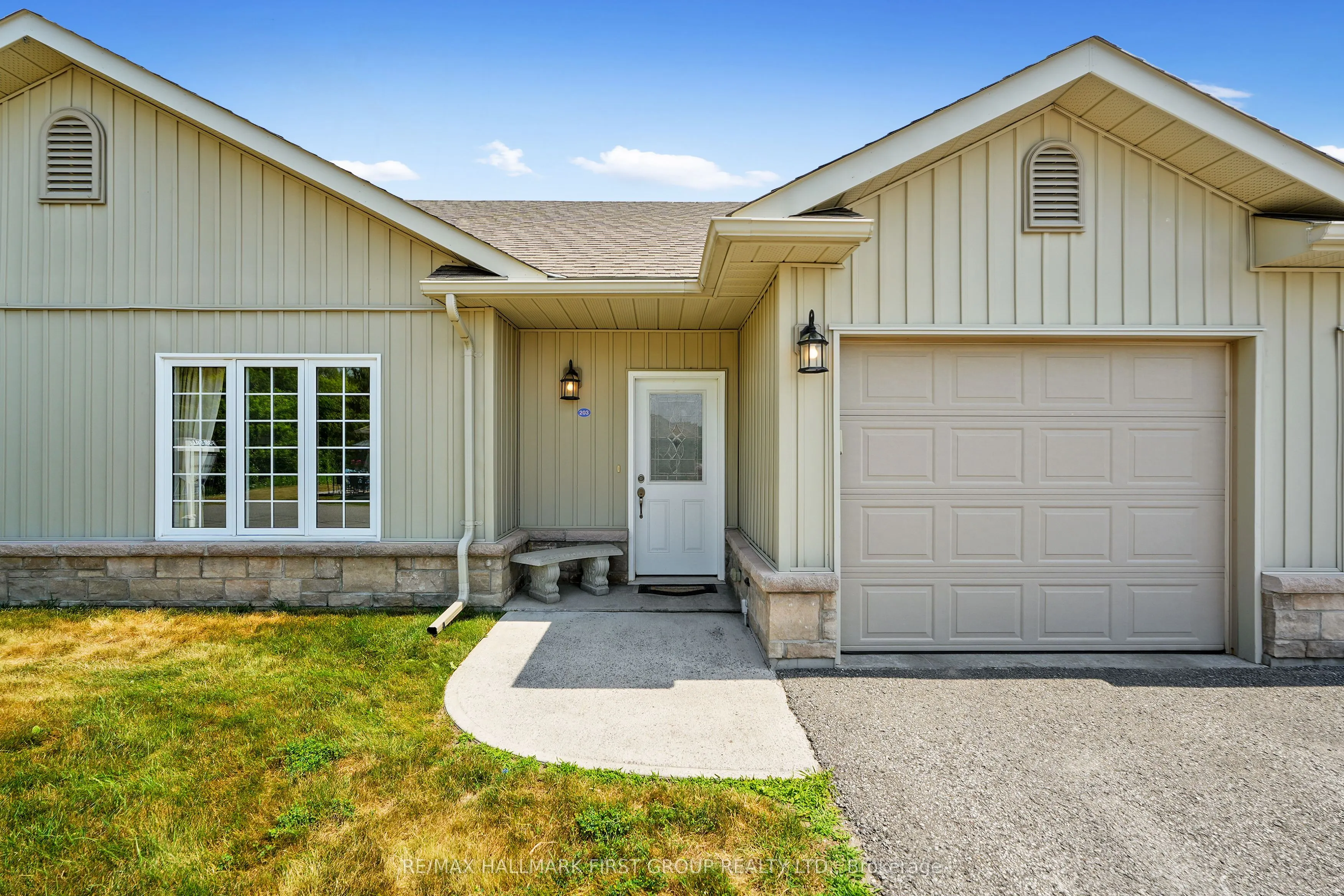 17 George Court, #203