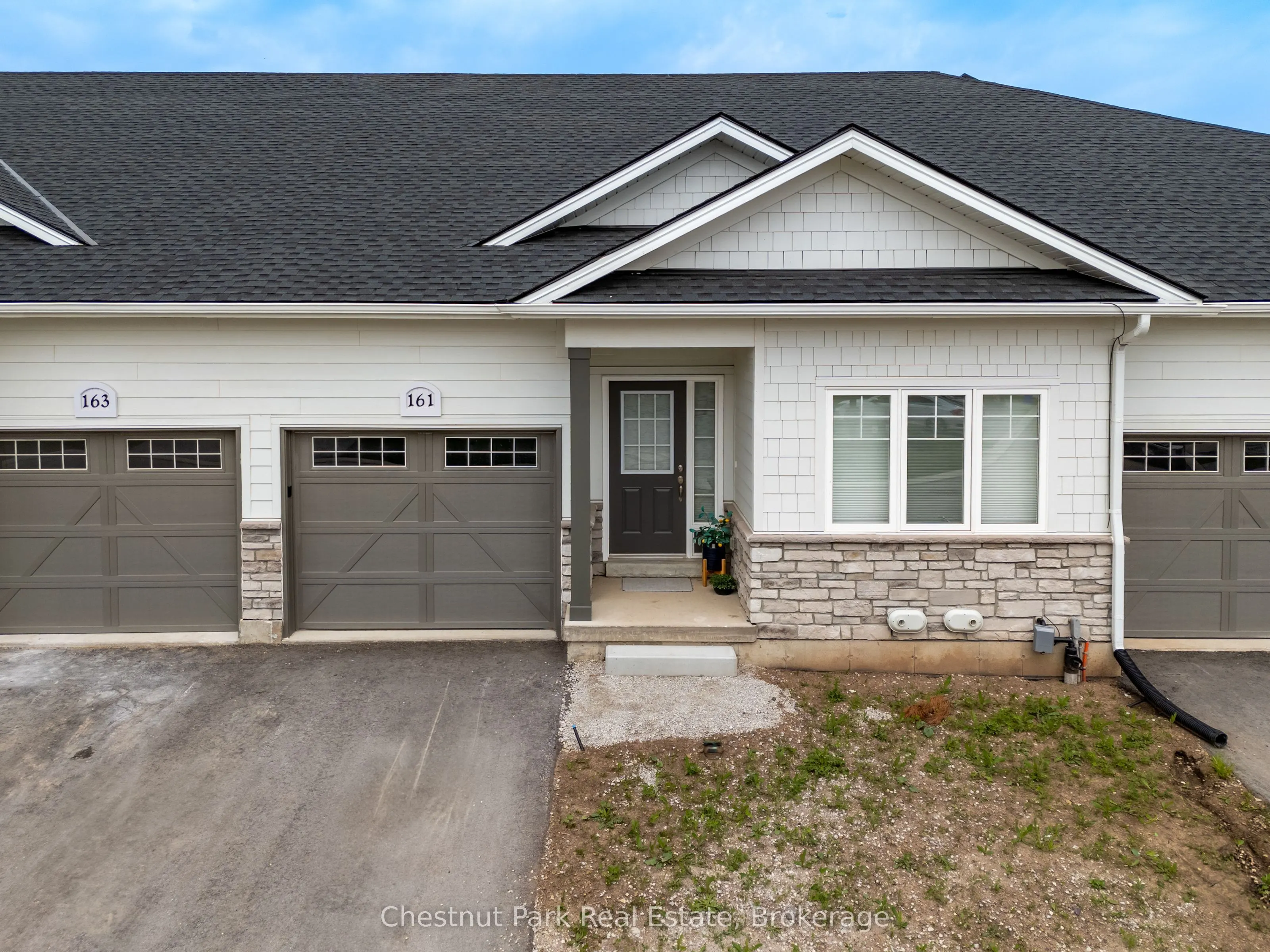 161 Hawthorn Crescent #33