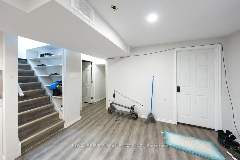 661 Ewing Street