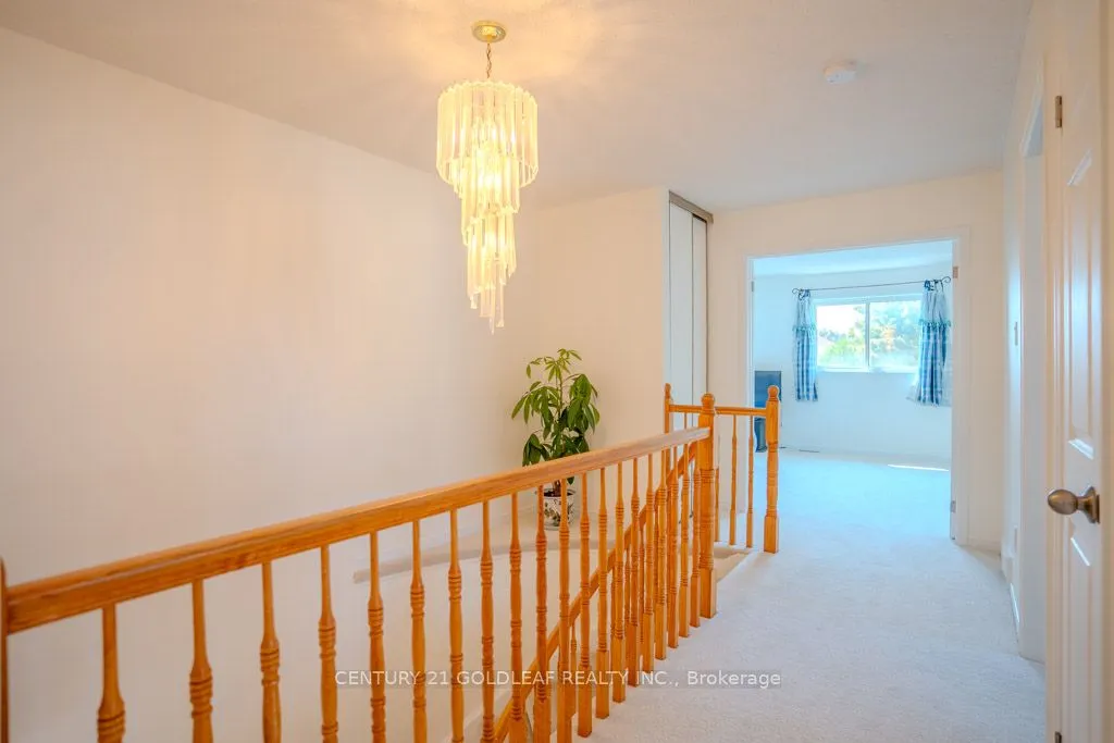612 Chenier Way
