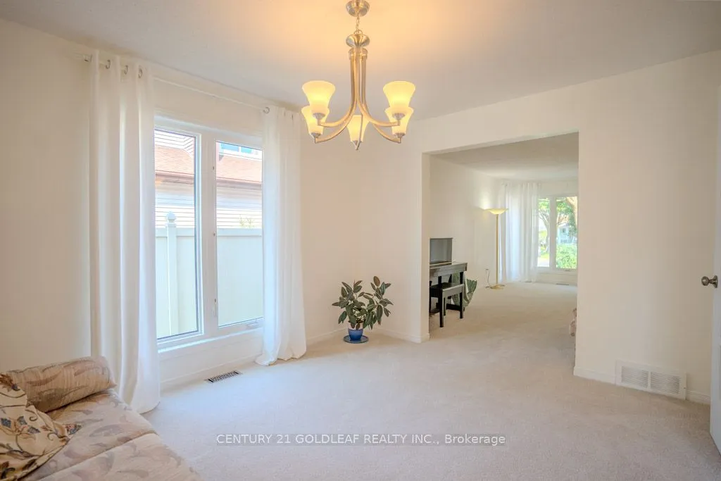 612 Chenier Way
