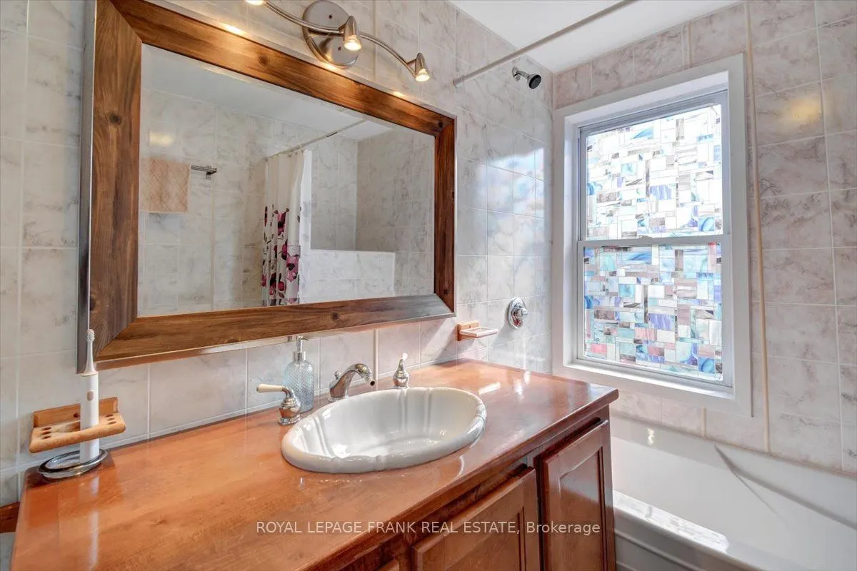 99 Anstruther Lake Road