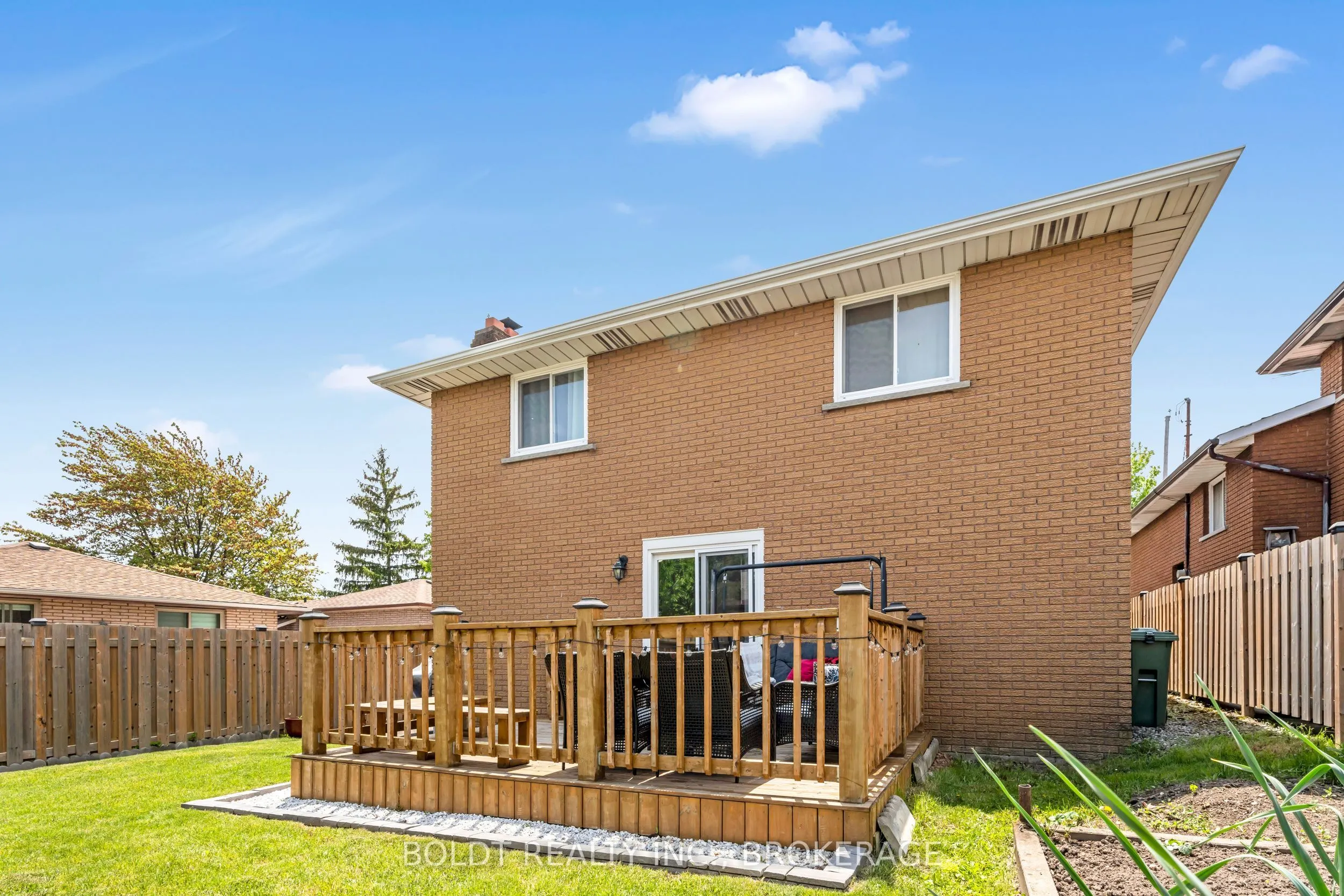 124 Quaker Crescent