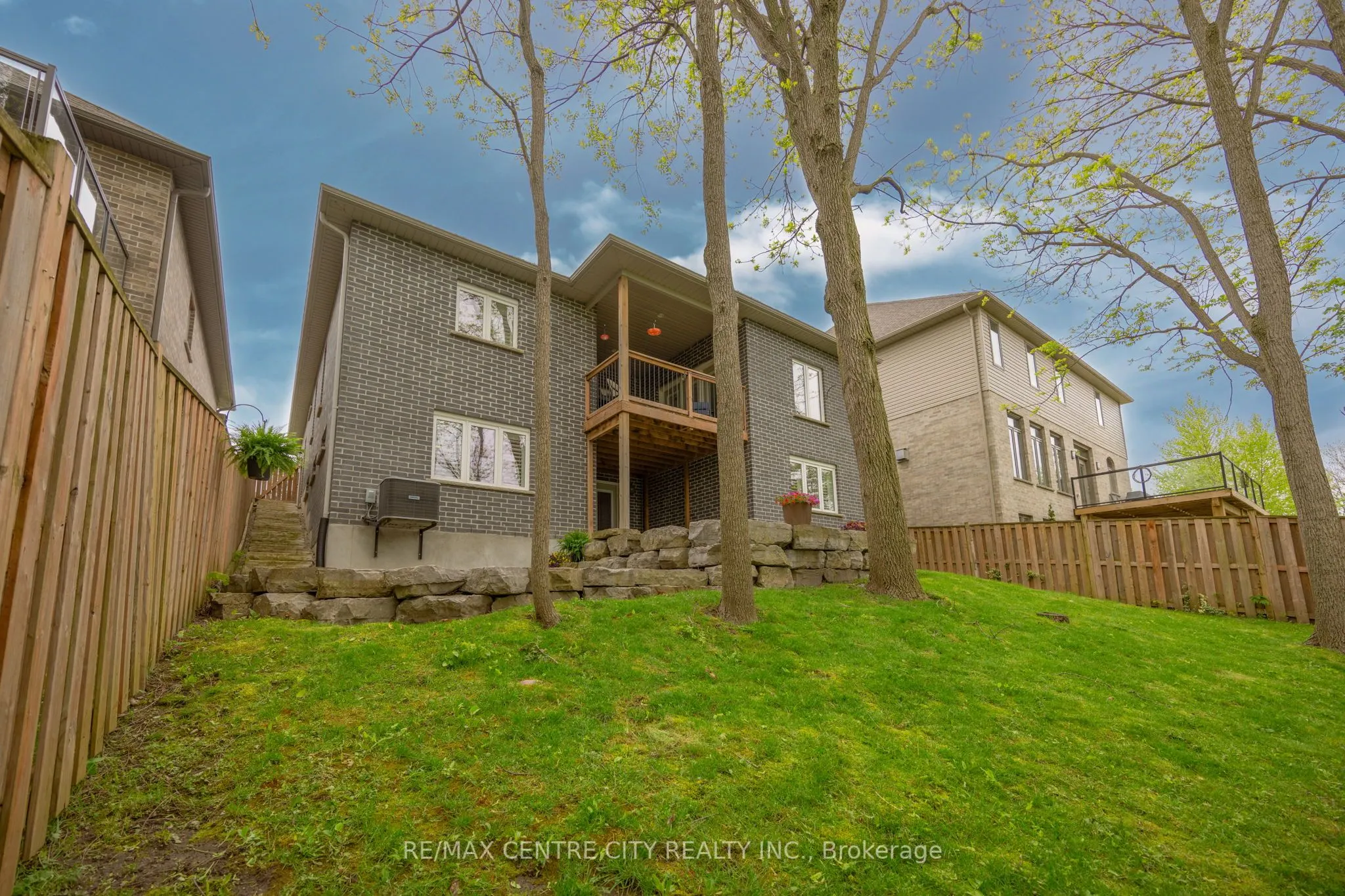 2800 Sheffield Place
