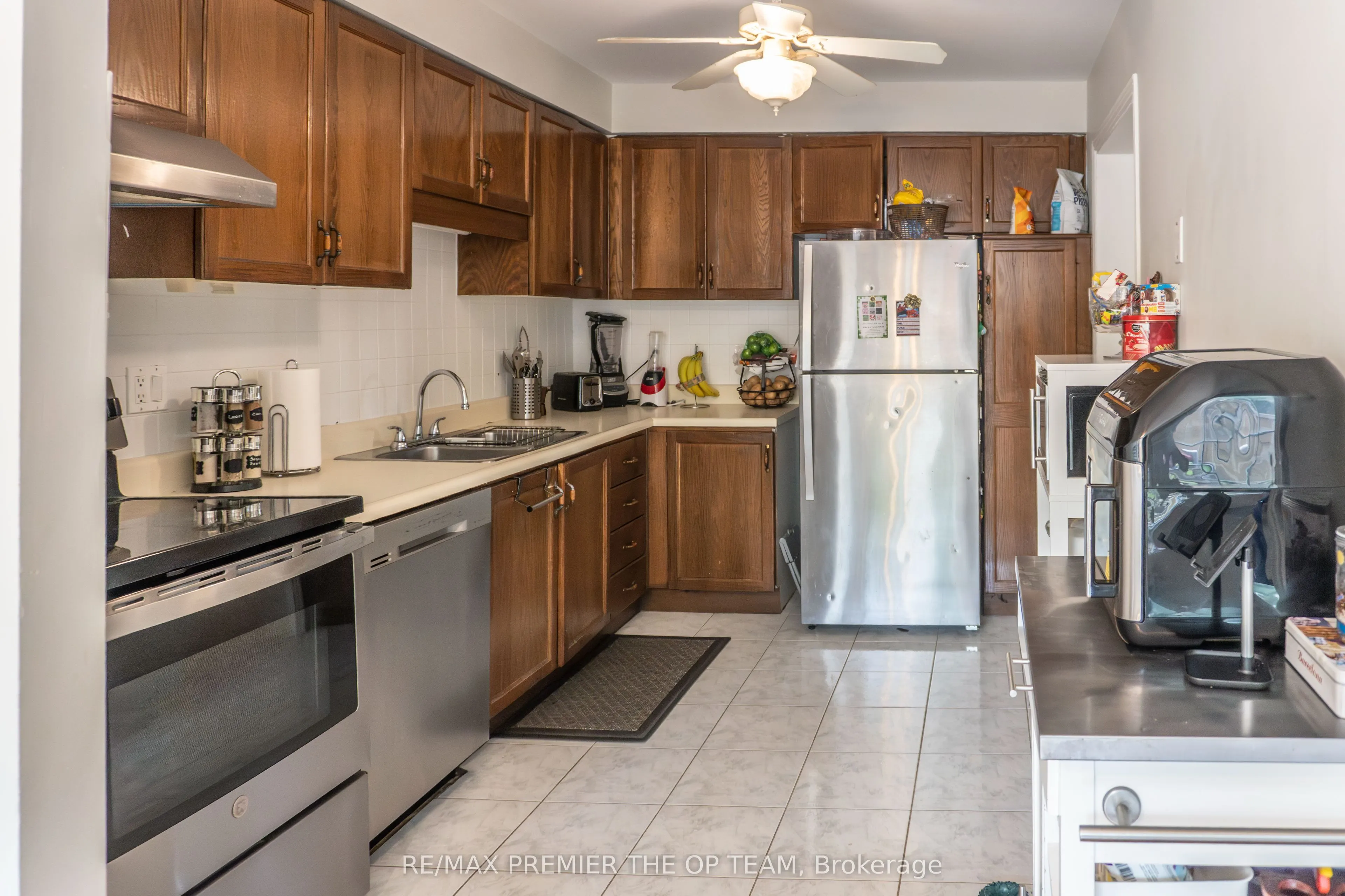 255 Mount Albion Road, #3