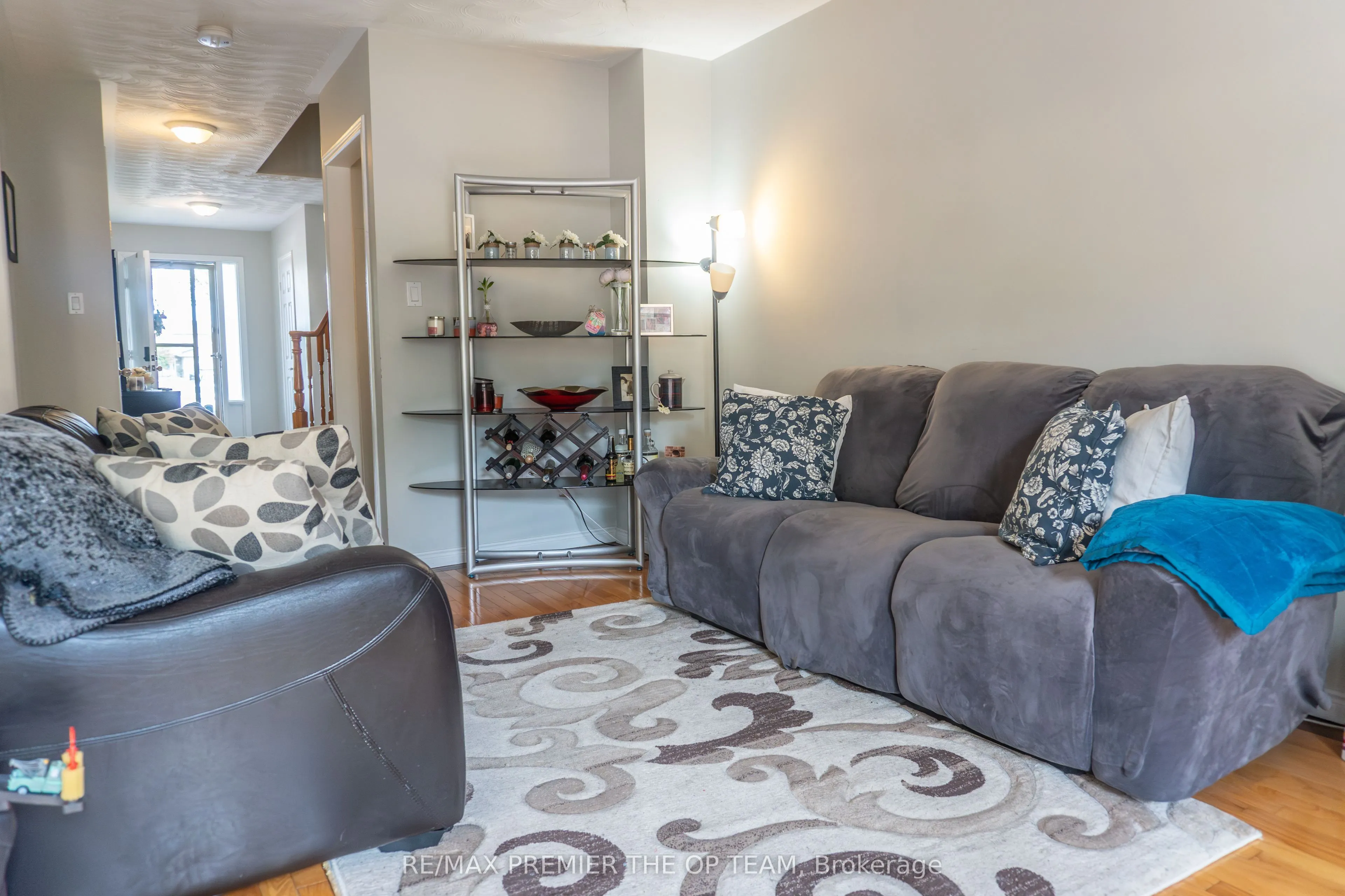 255 Mount Albion Road, #3