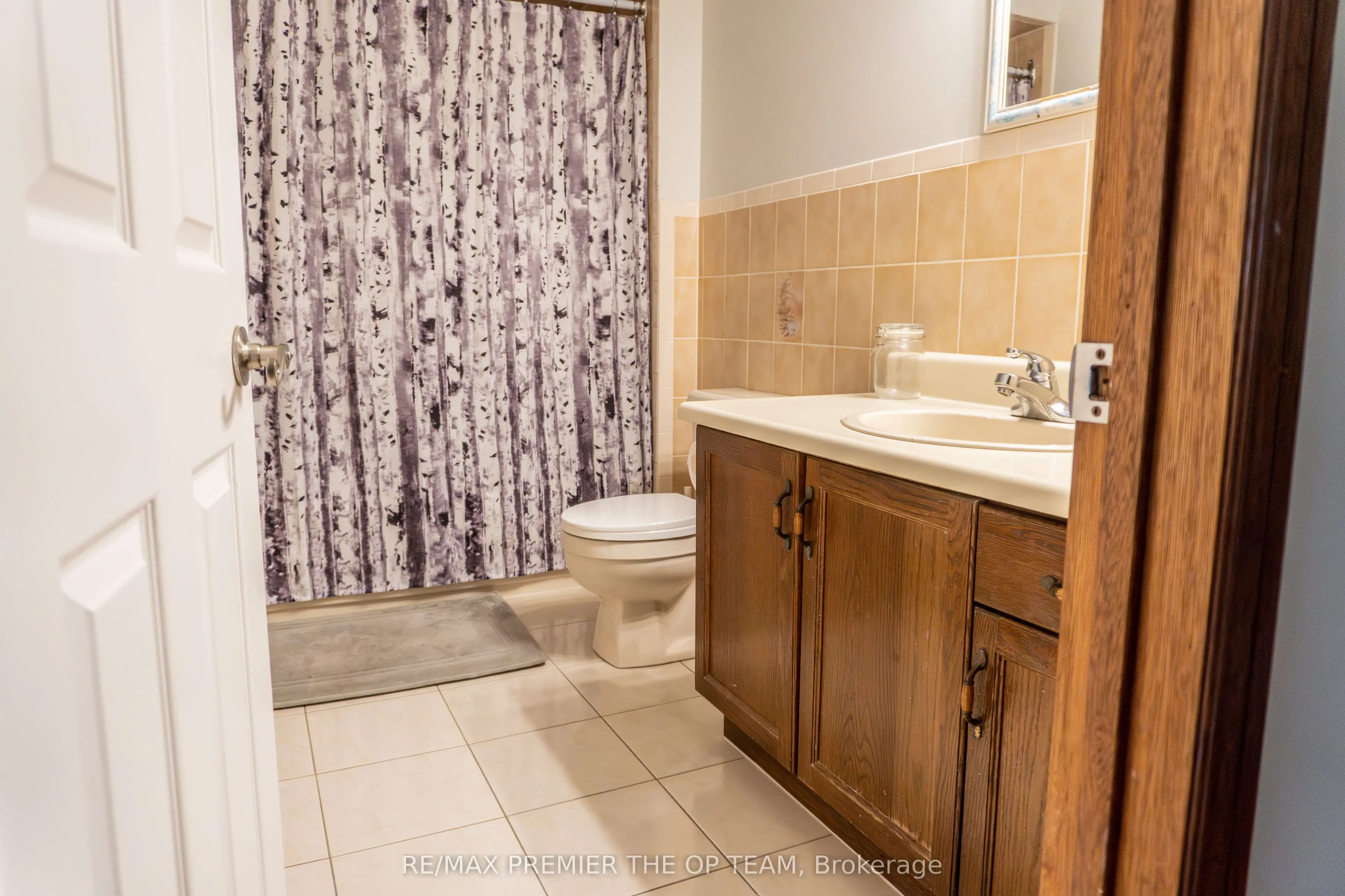 255 Mount Albion Road, #3
