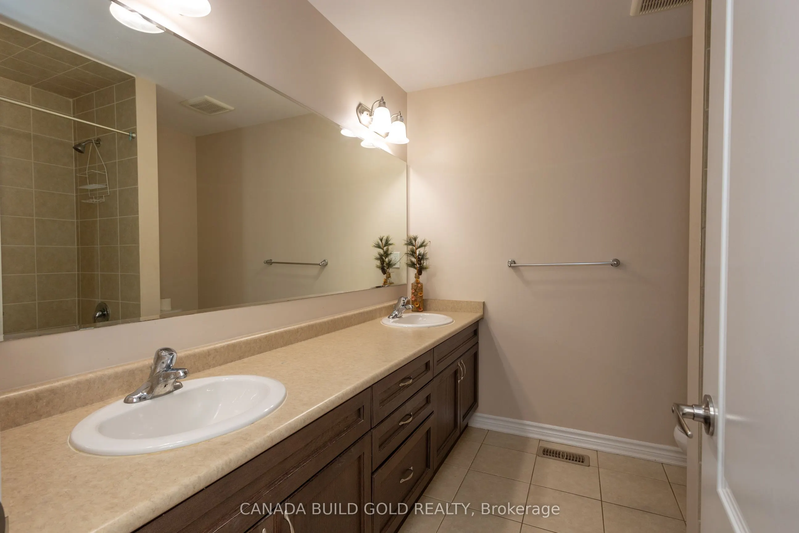 83 West Oak Trail
