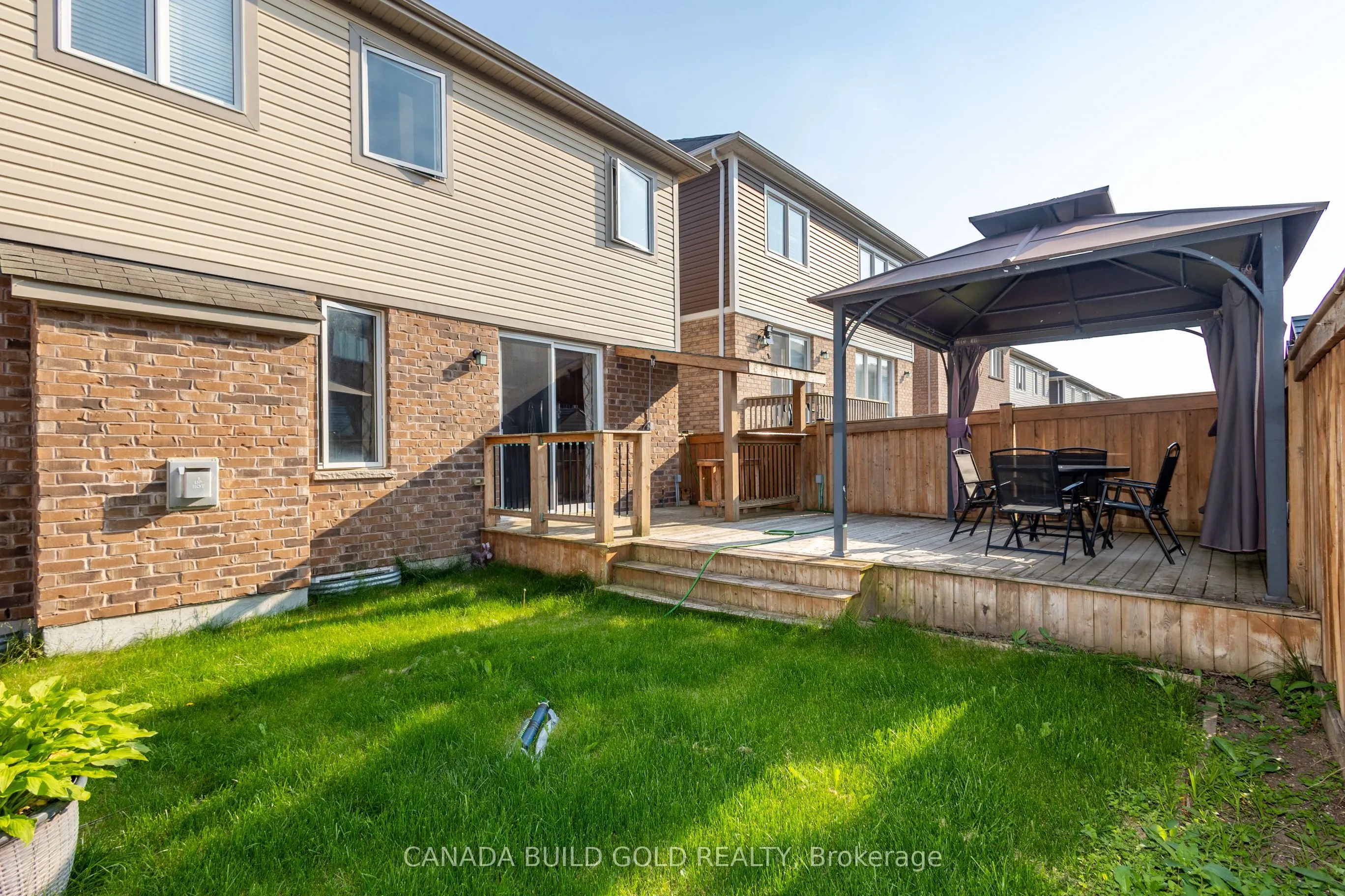 83 West Oak Trail