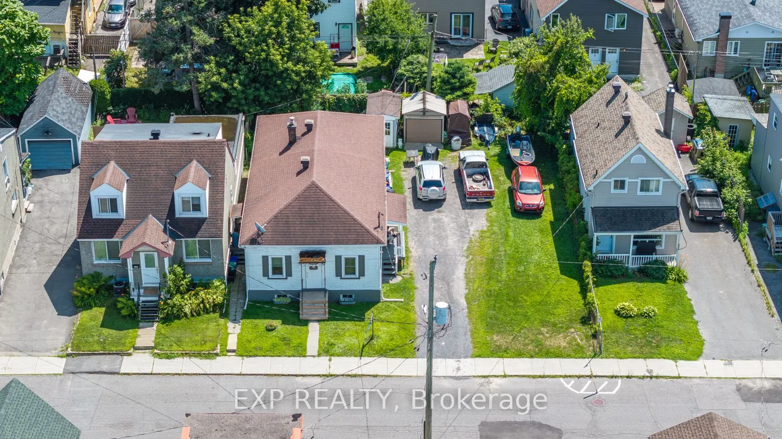 228 CARILLON Street