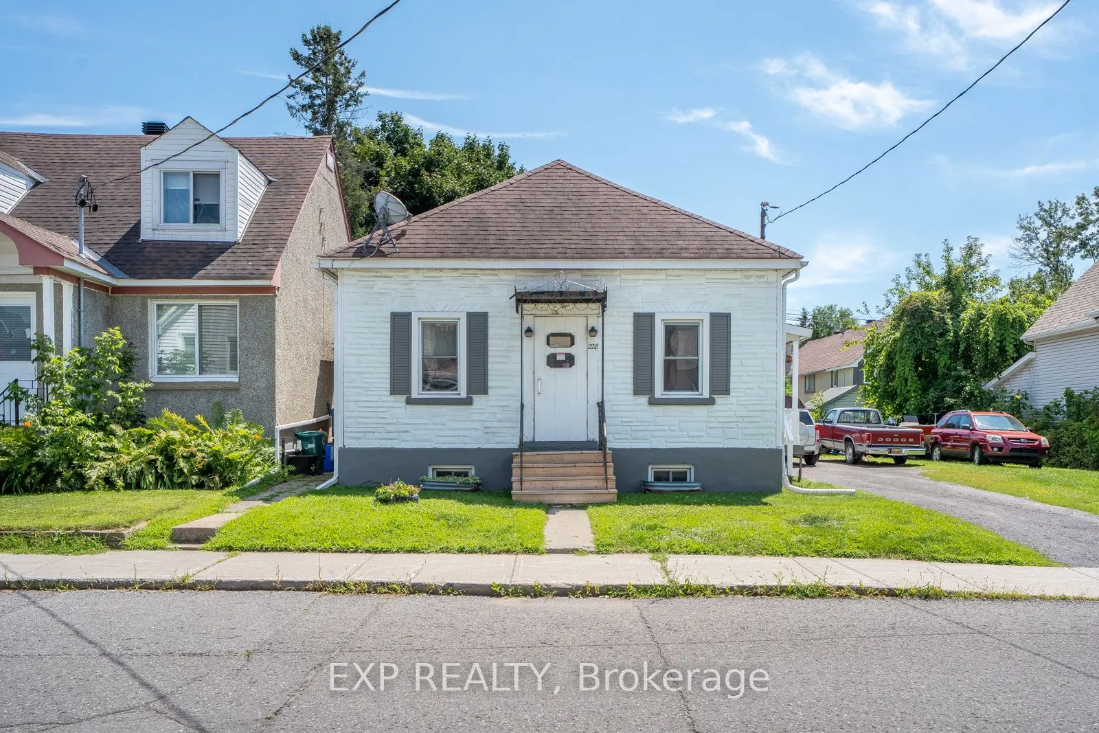 228 CARILLON Street