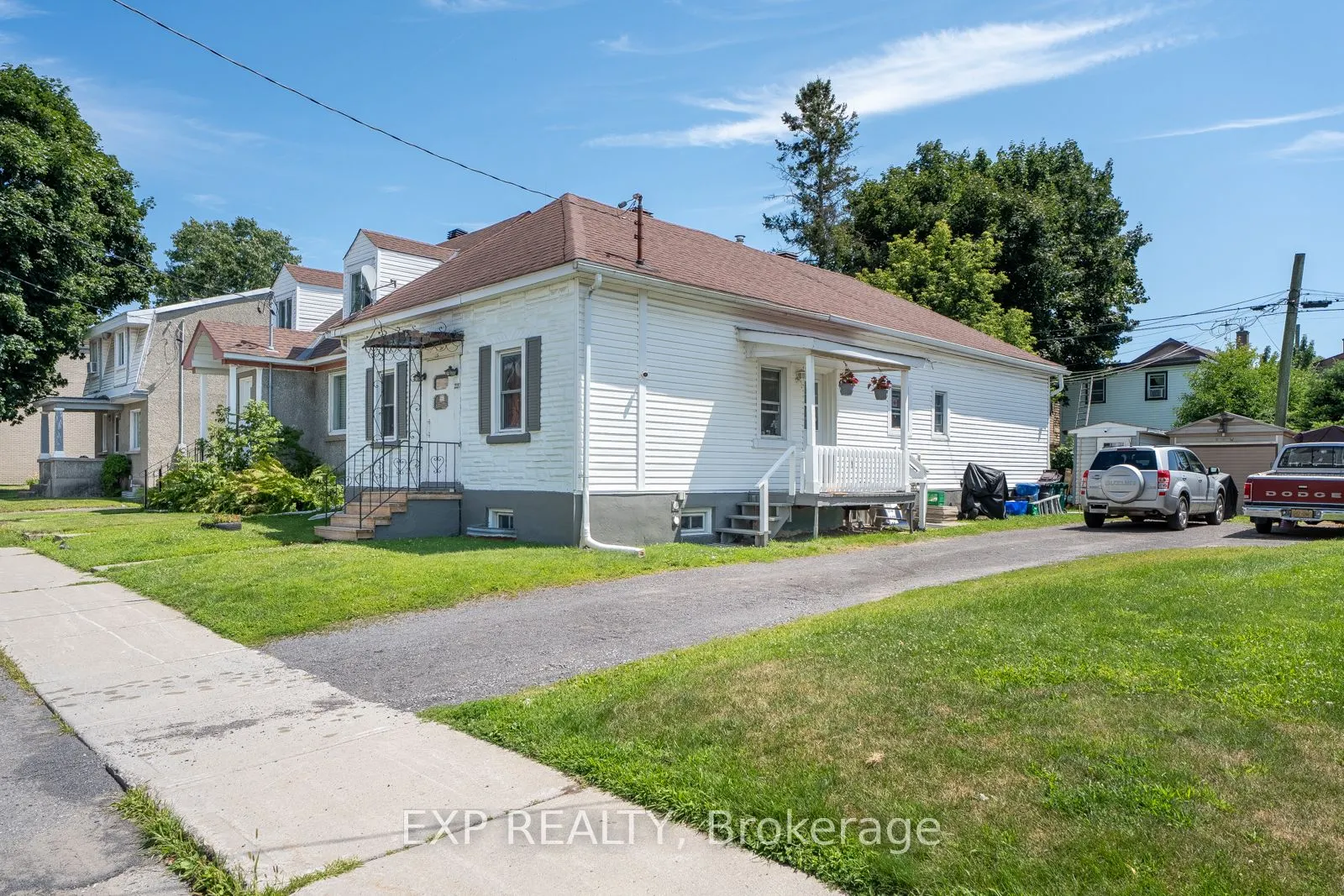 228 CARILLON Street