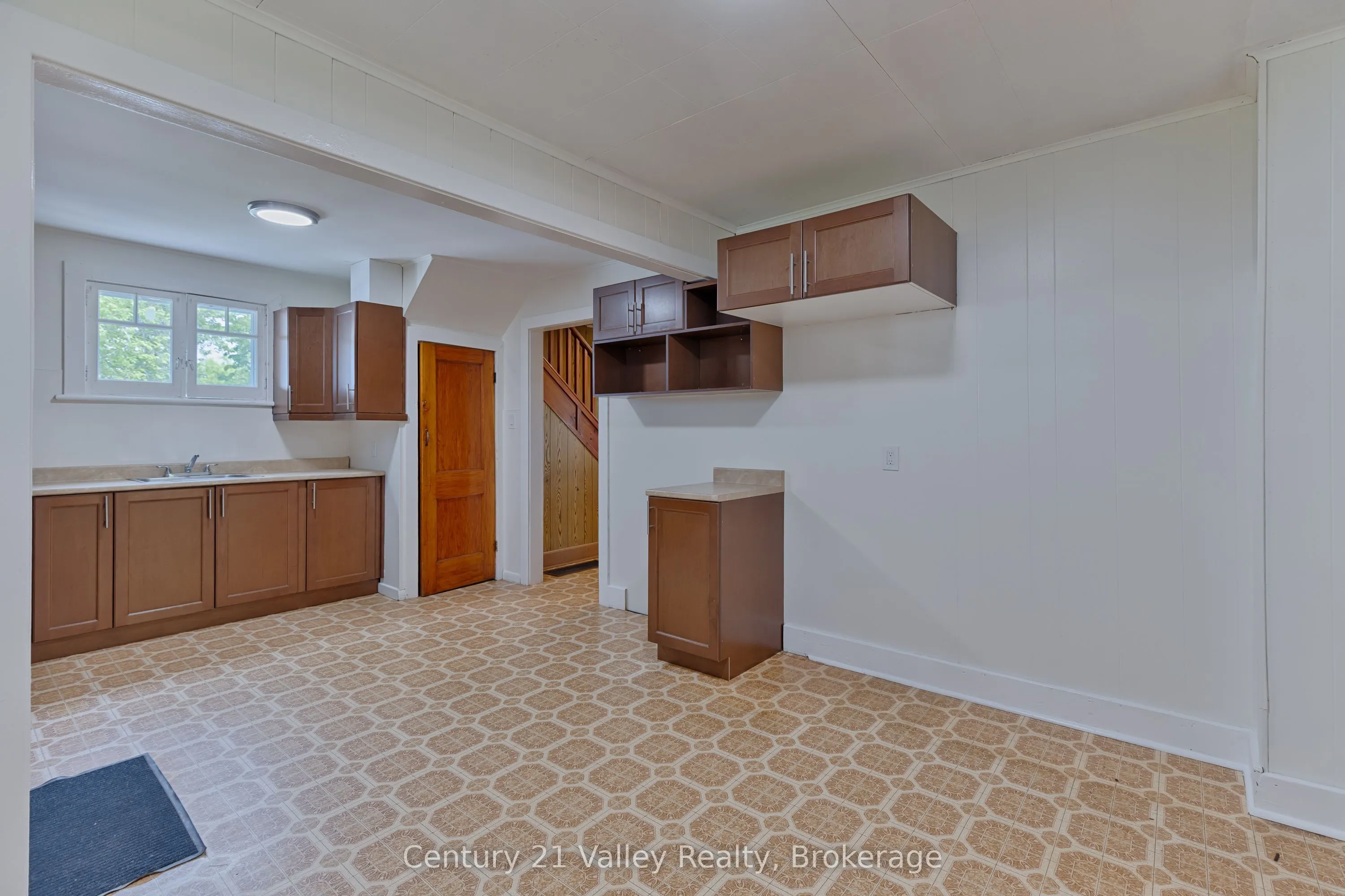 3879 Foymount Road