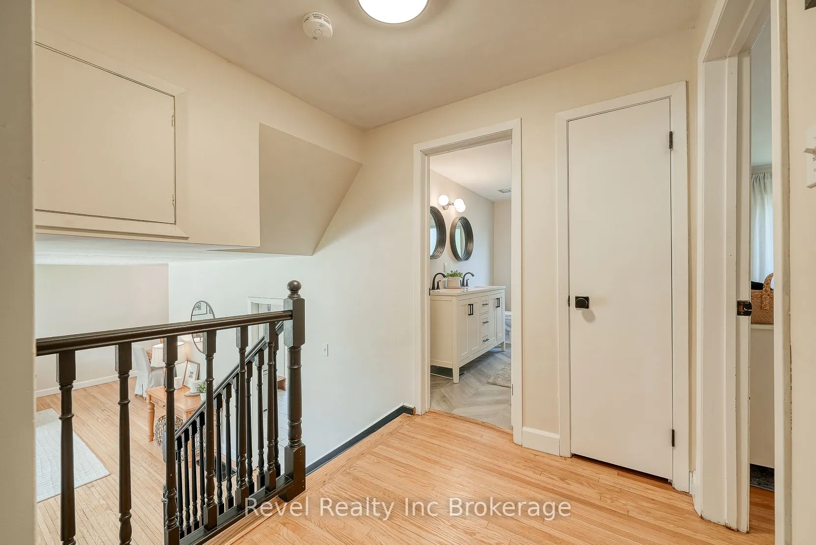 5 Dean Crescent